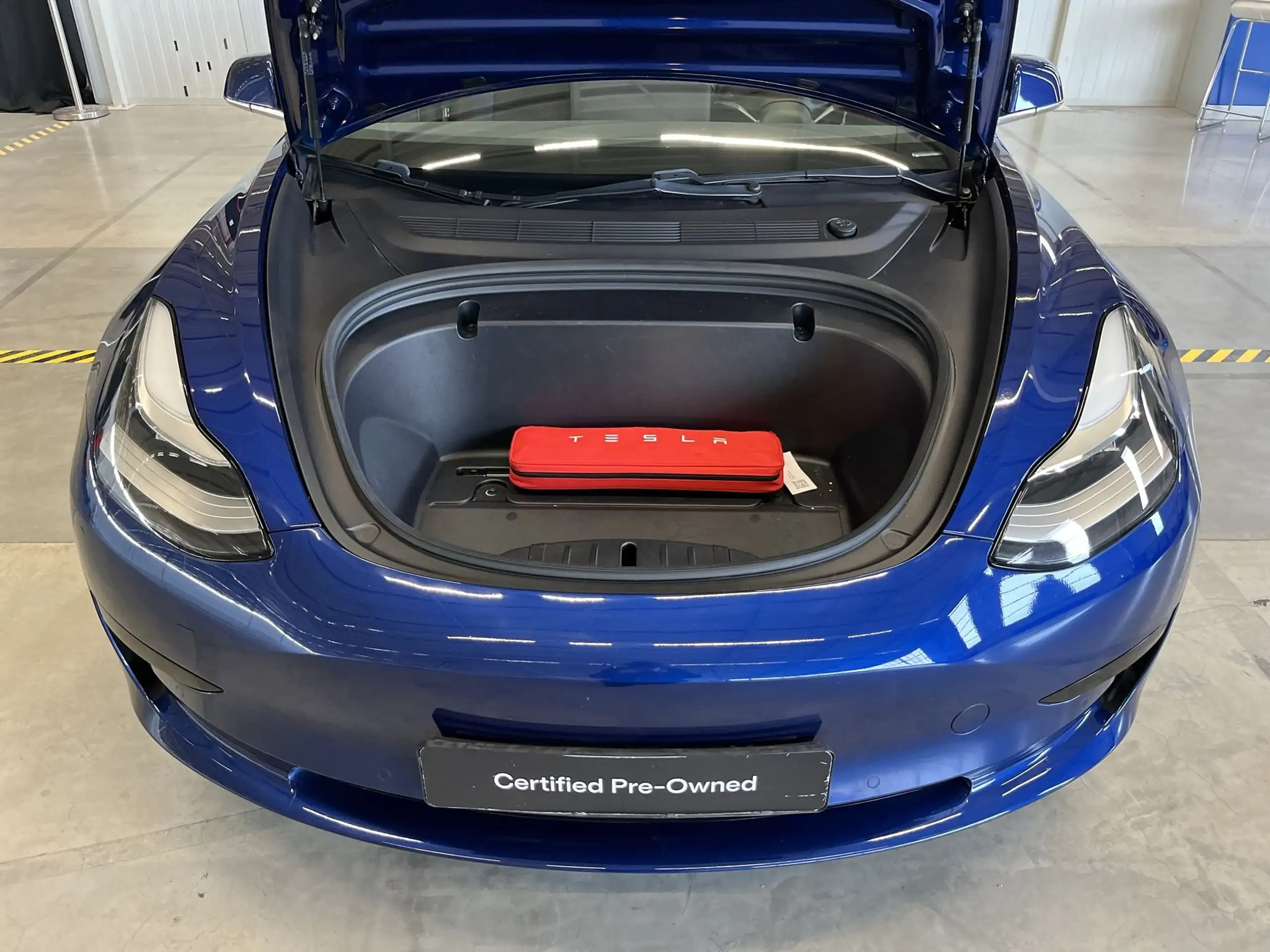 Tesla - Model 3