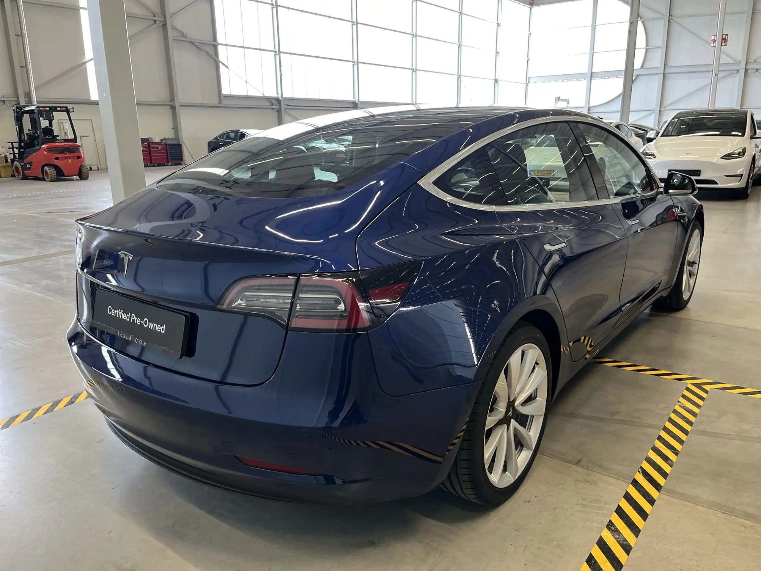 Tesla - Model 3