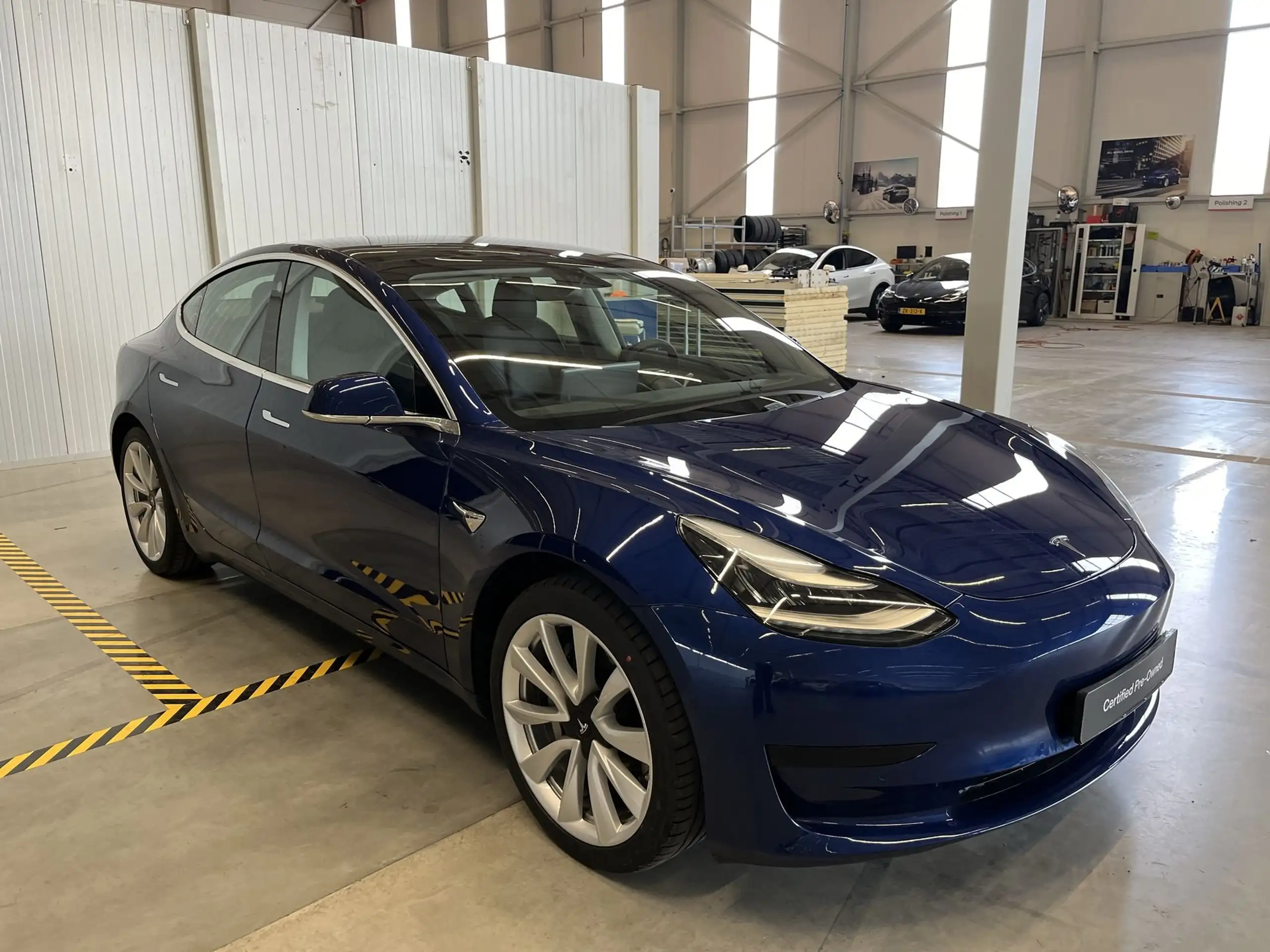 Tesla - Model 3