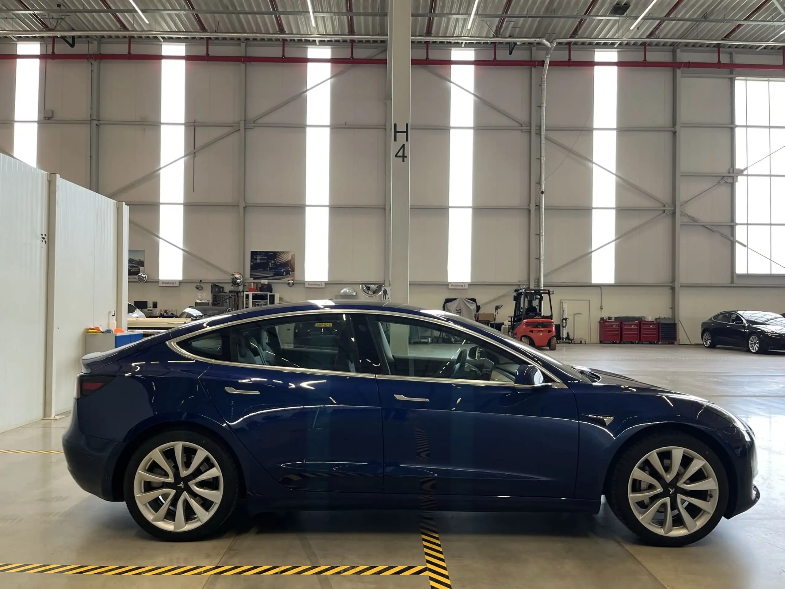 Tesla - Model 3