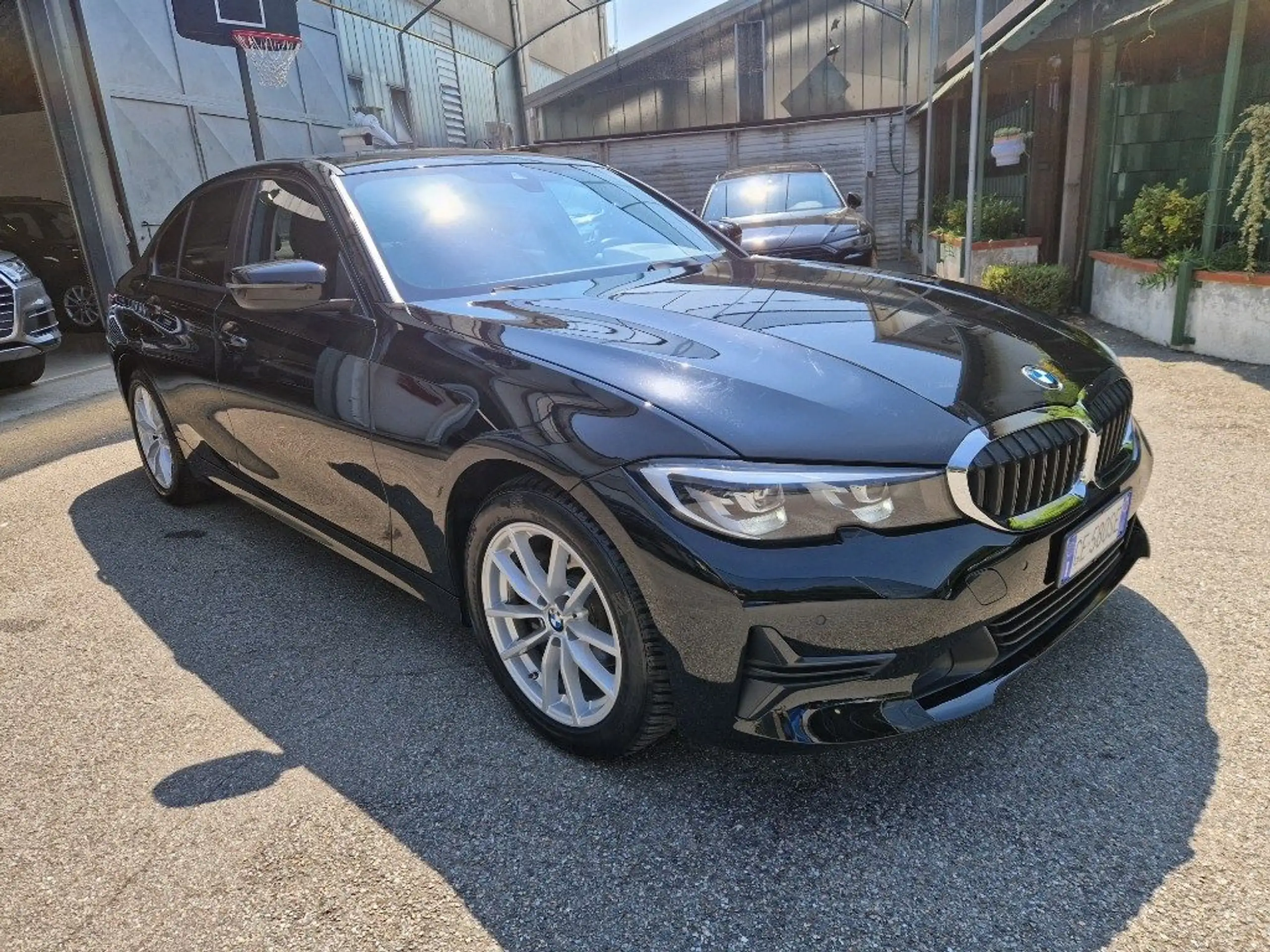 BMW - 318