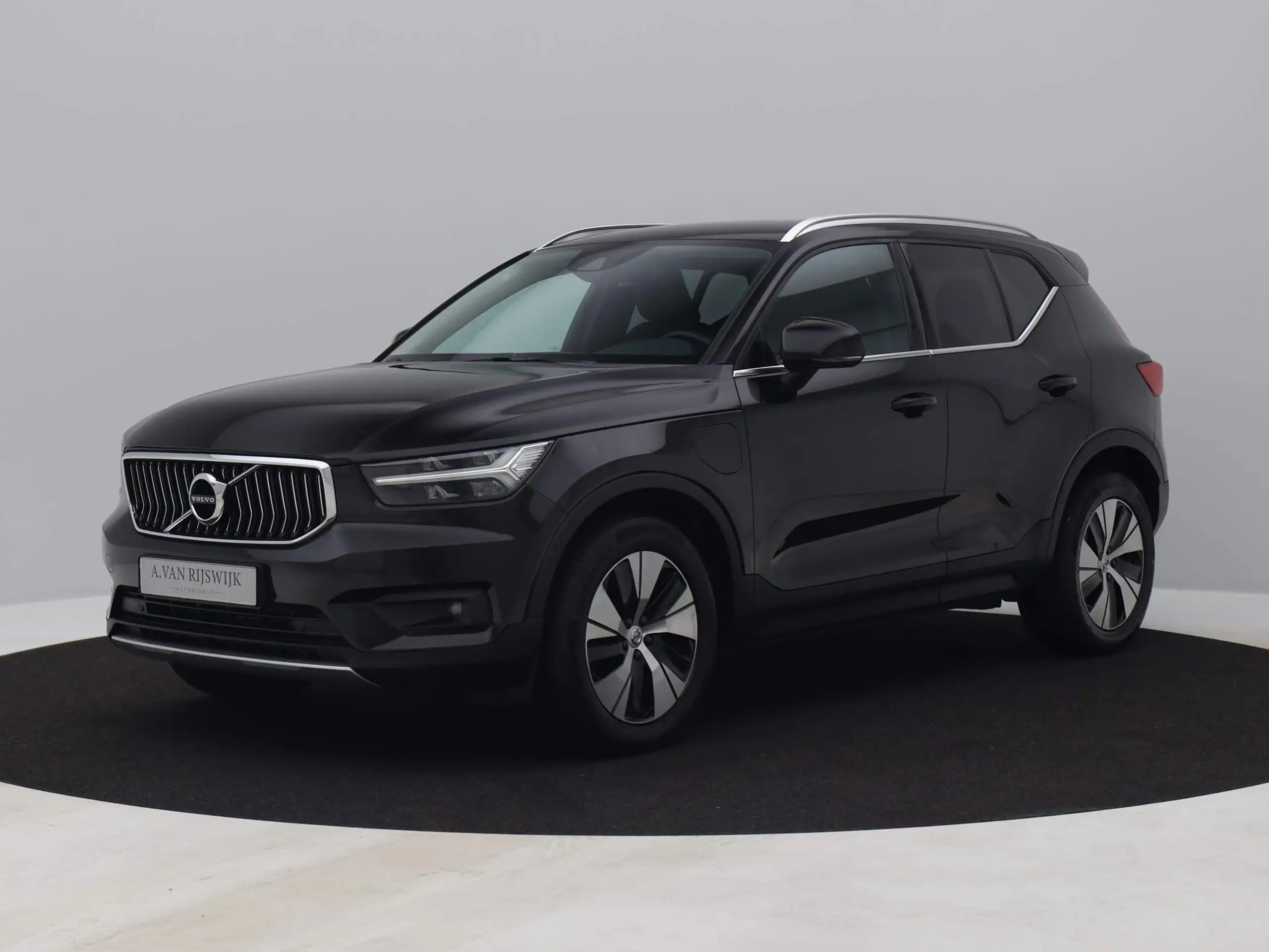 Volvo - XC40