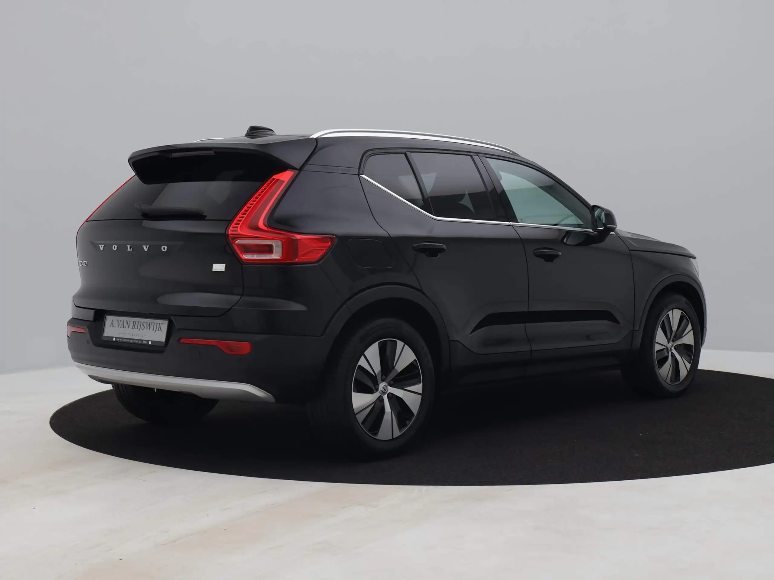 Volvo - XC40