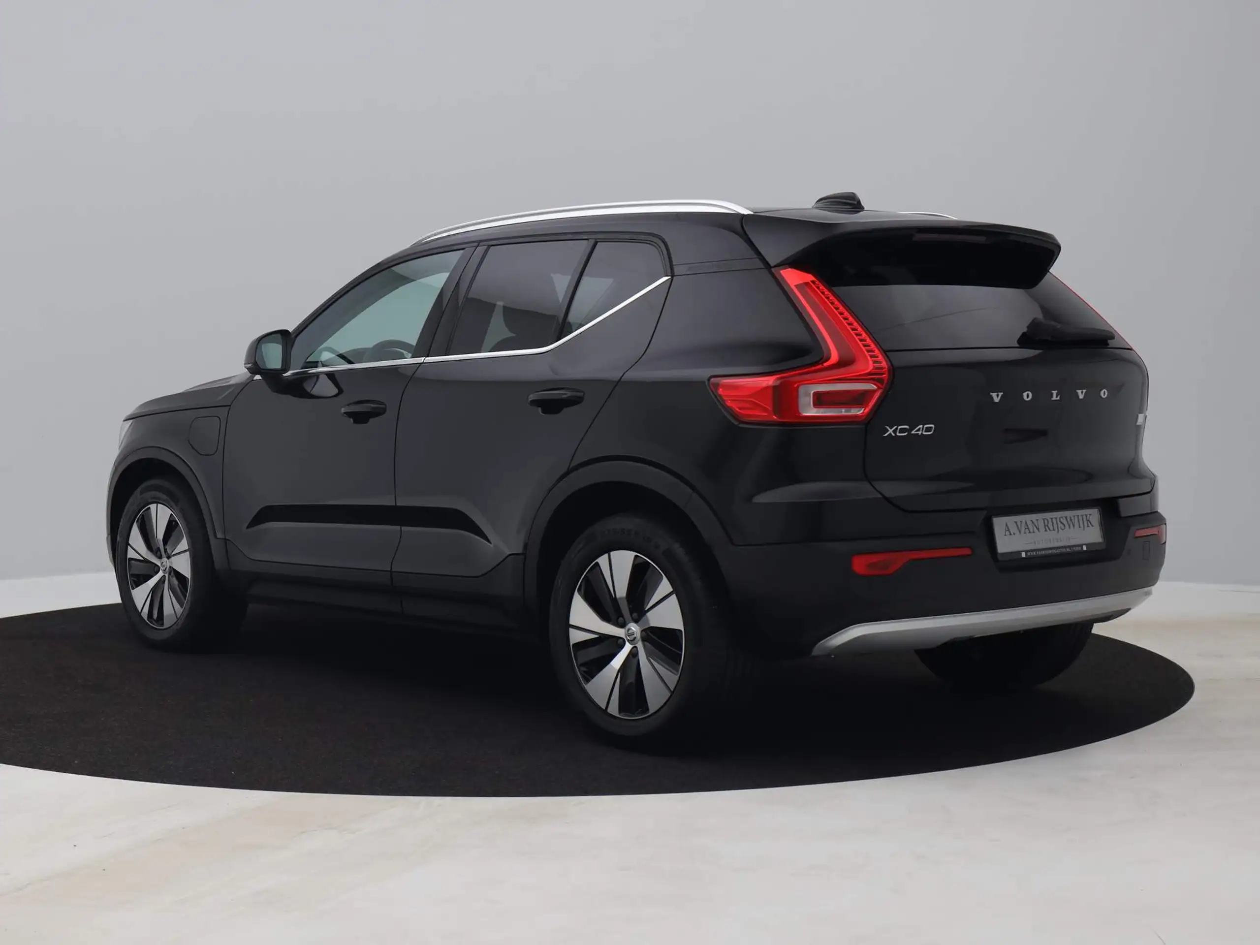 Volvo - XC40