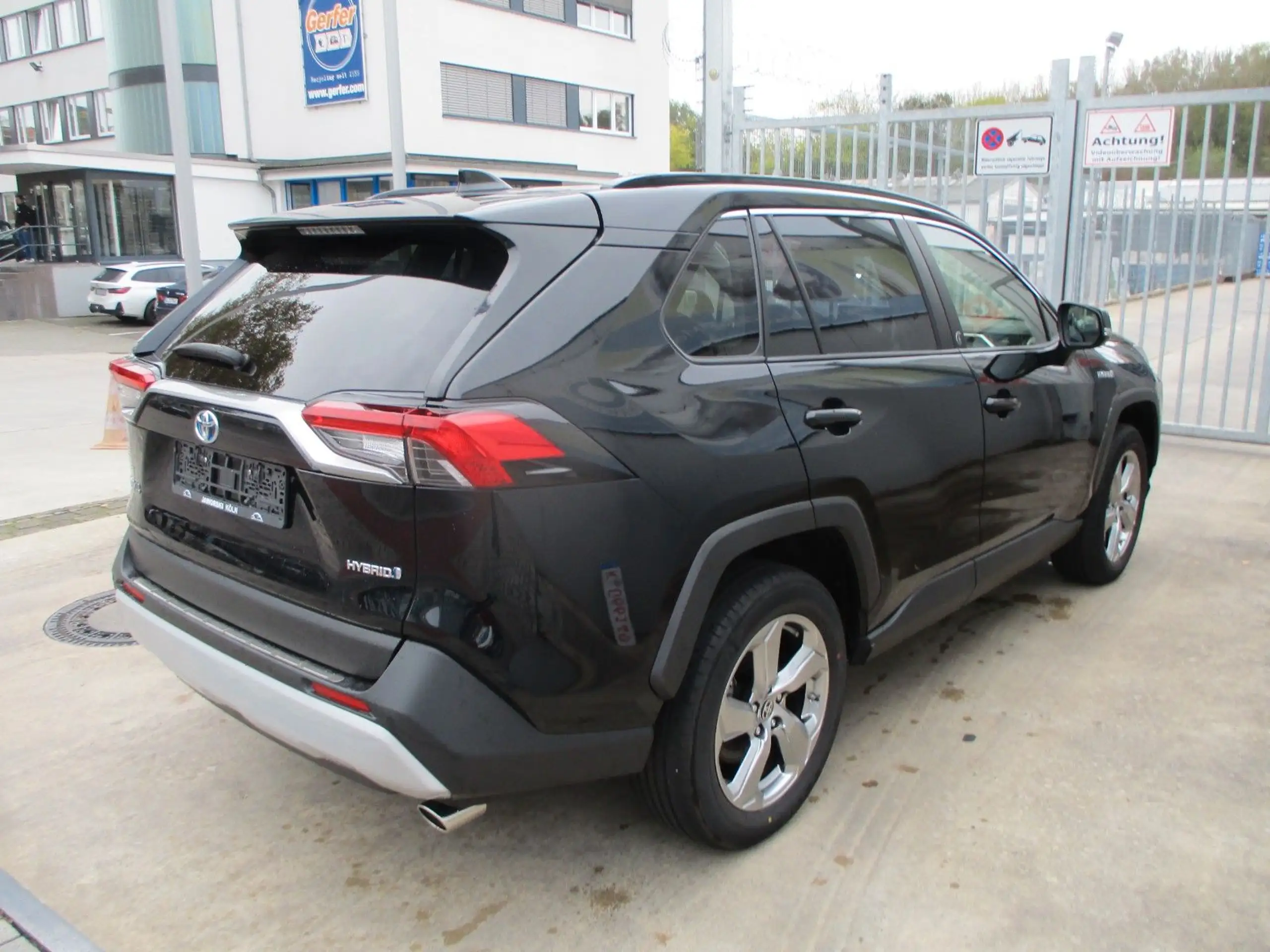 Toyota - RAV 4