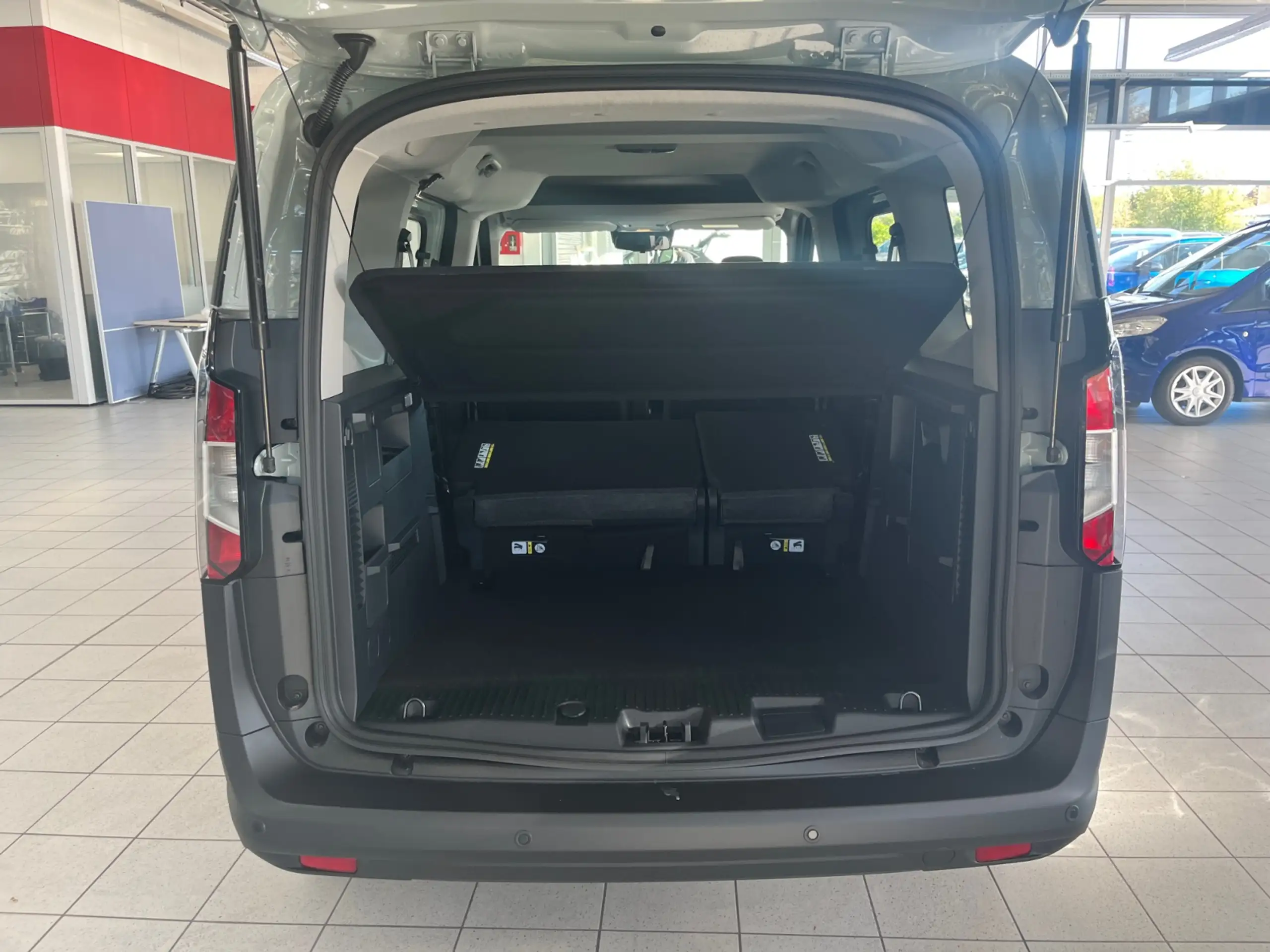 Ford - Tourneo Courier