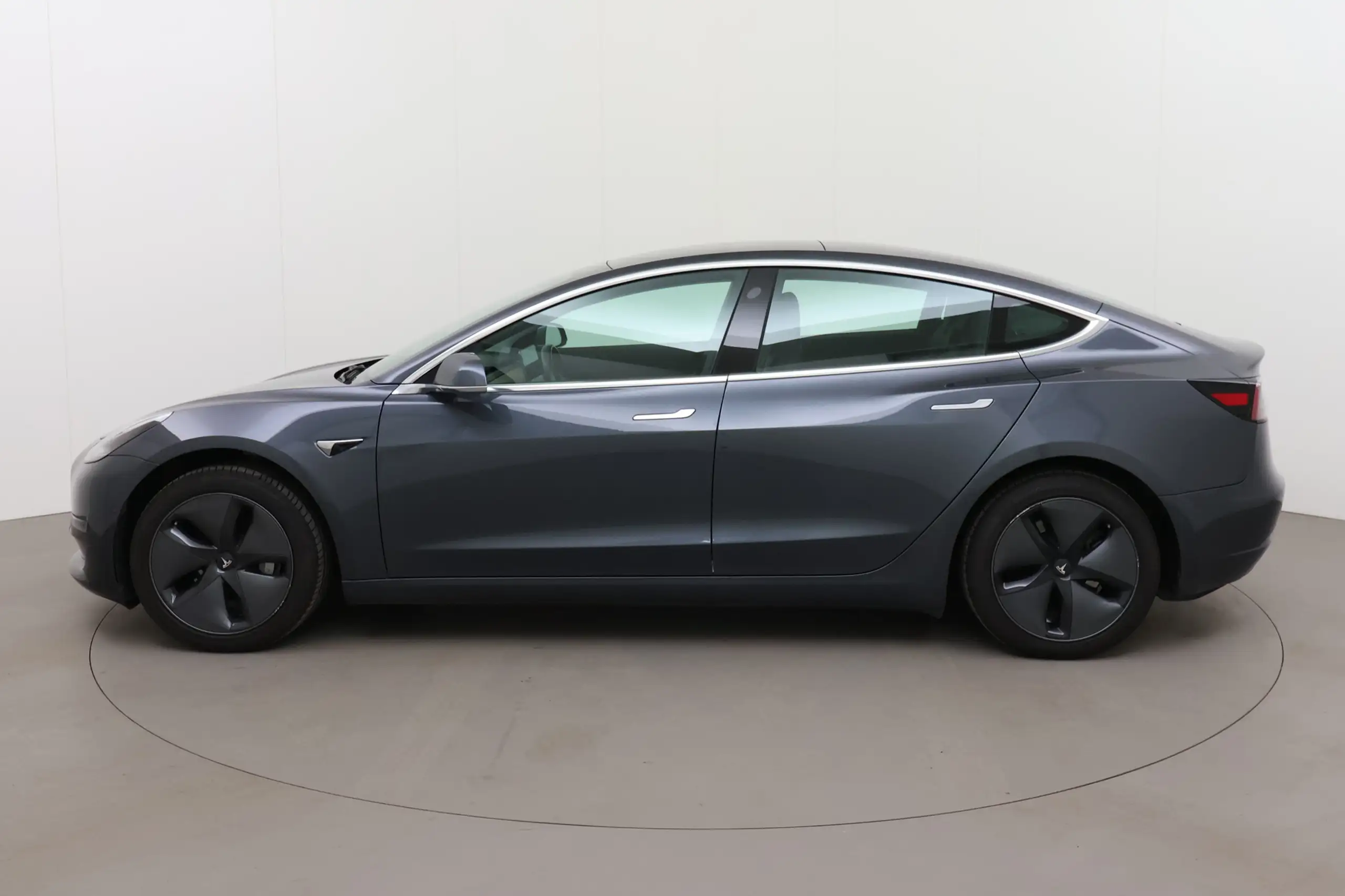 Tesla - Model 3