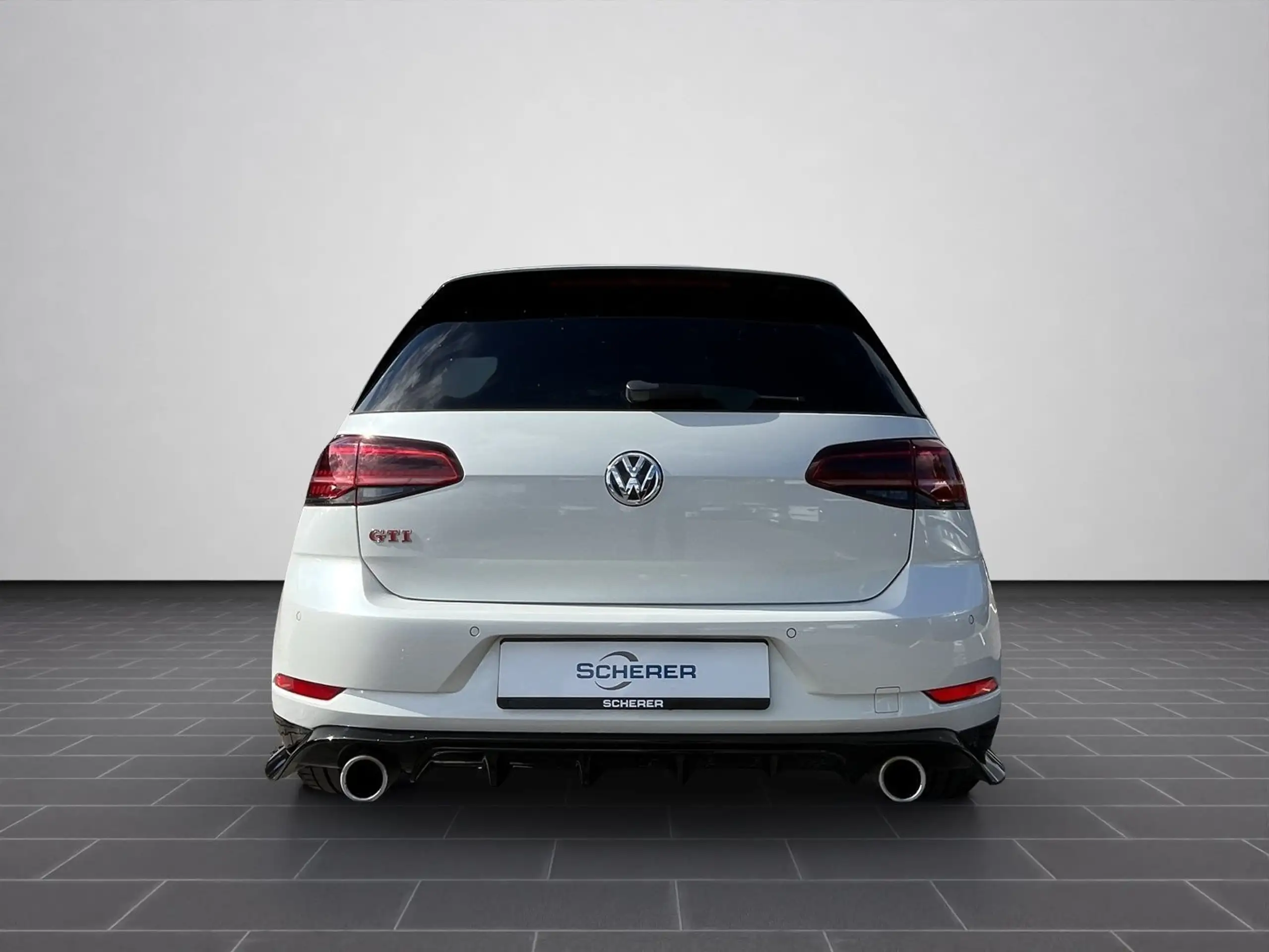 Volkswagen - Golf GTI