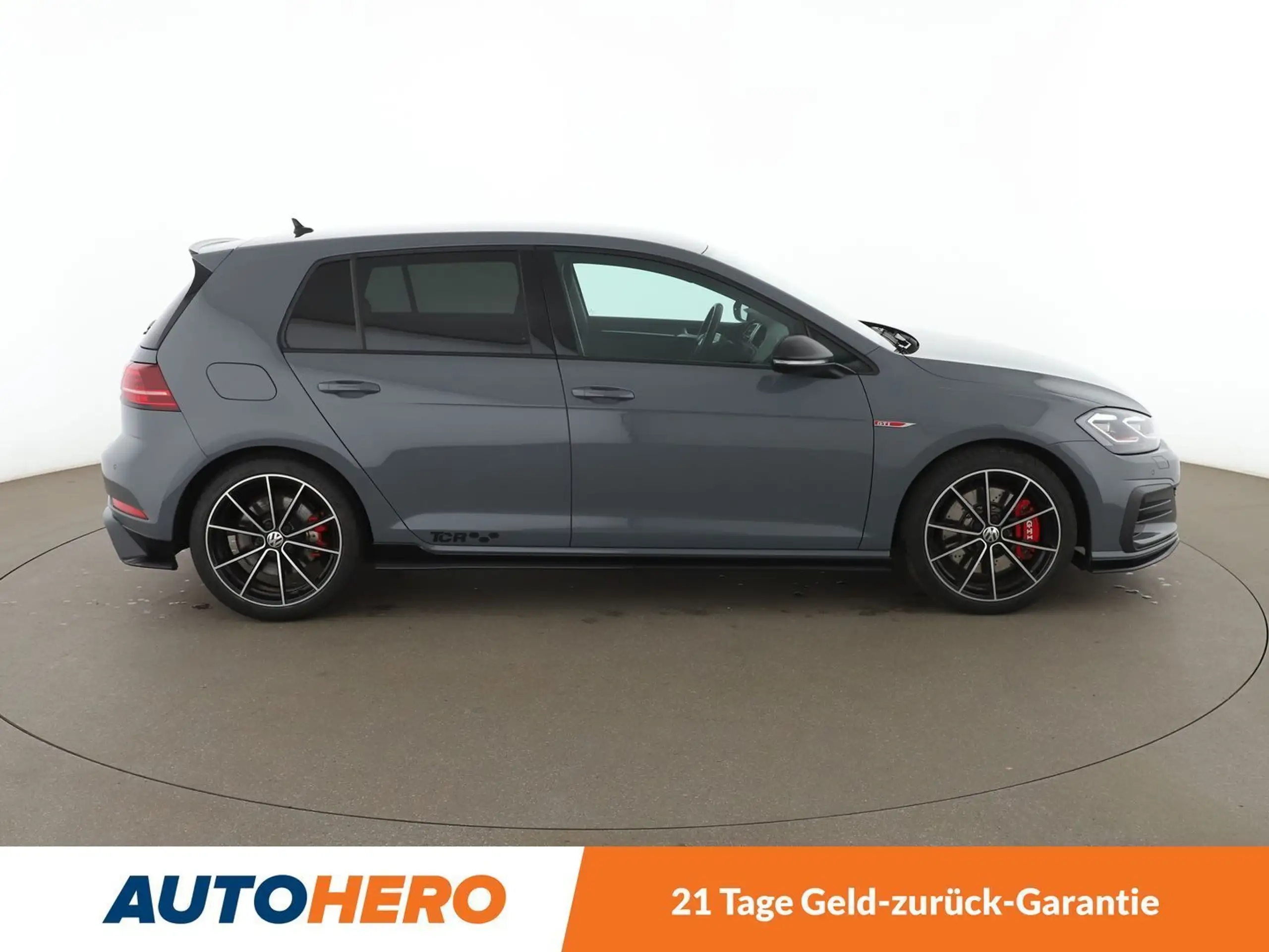 Volkswagen - Golf GTI