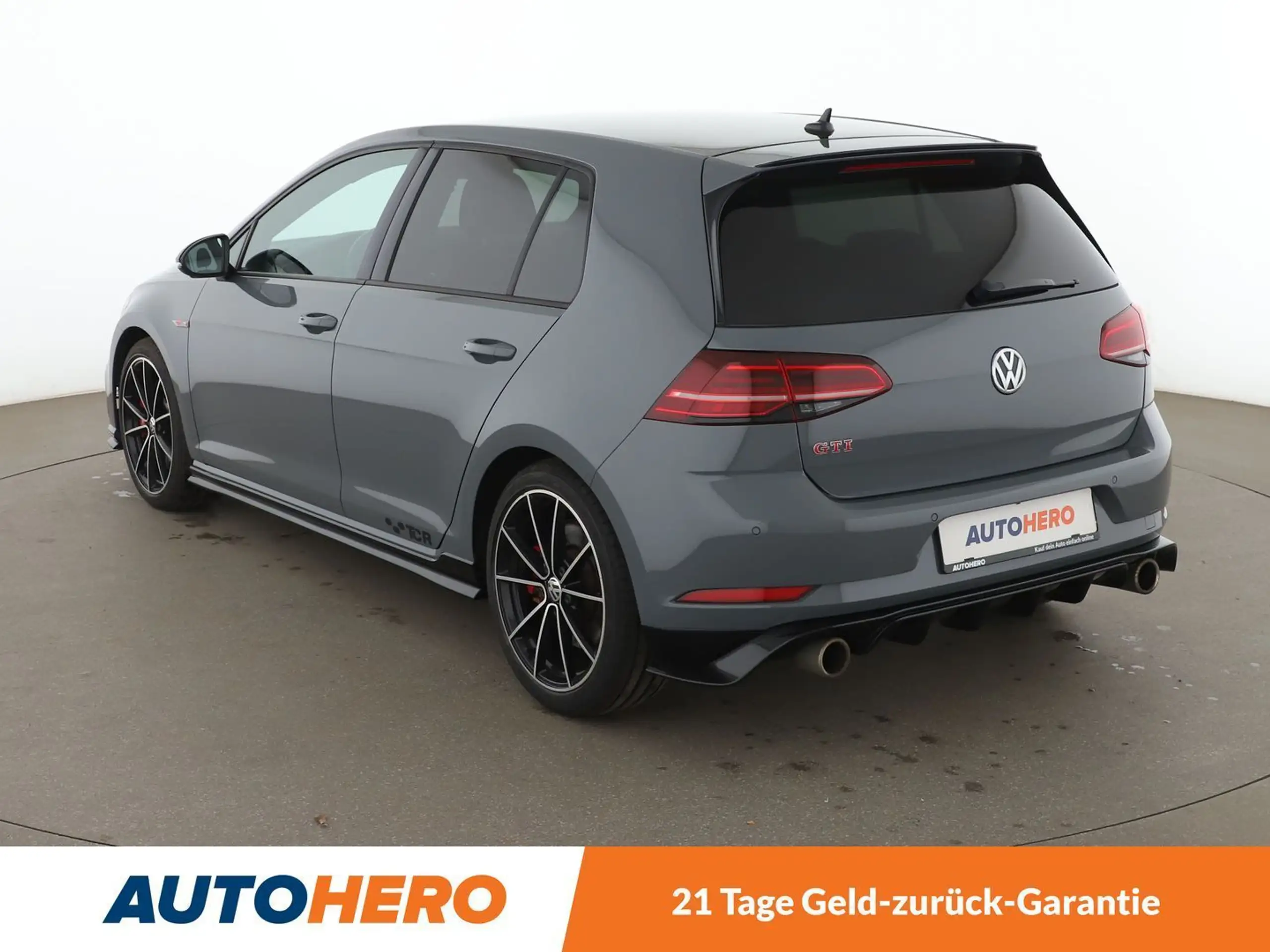 Volkswagen - Golf GTI