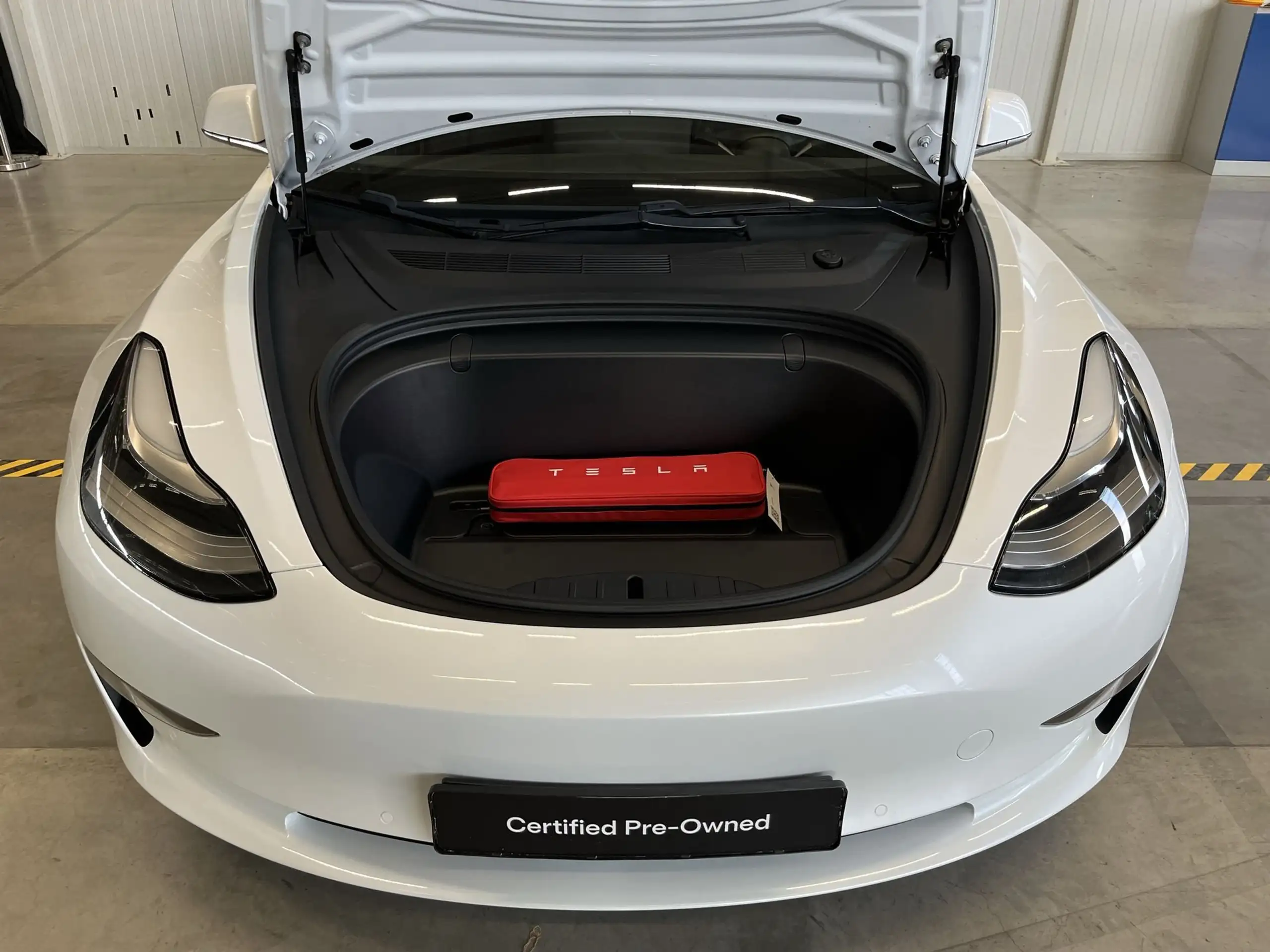 Tesla - Model 3