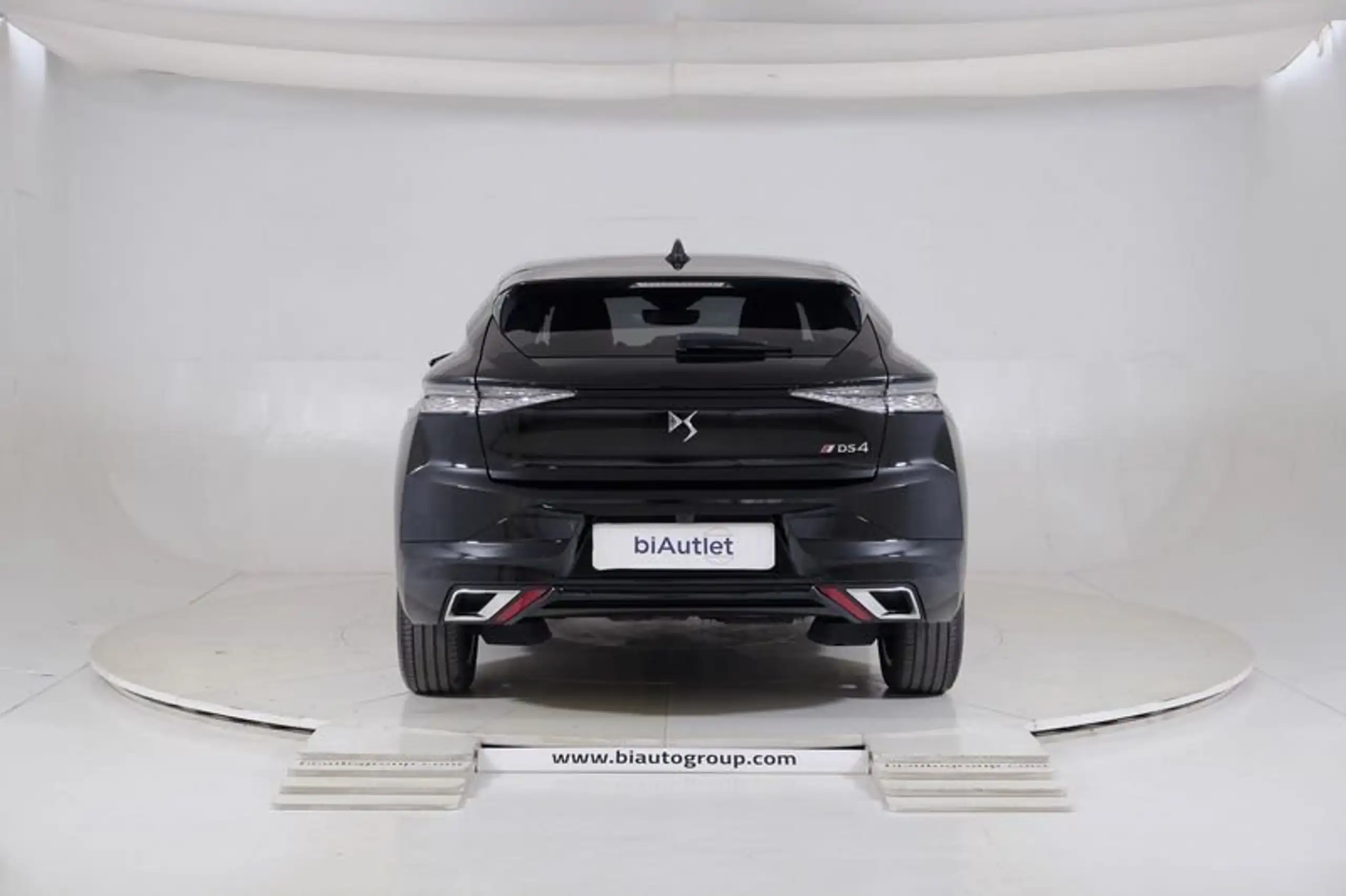 DS Automobiles - DS 4