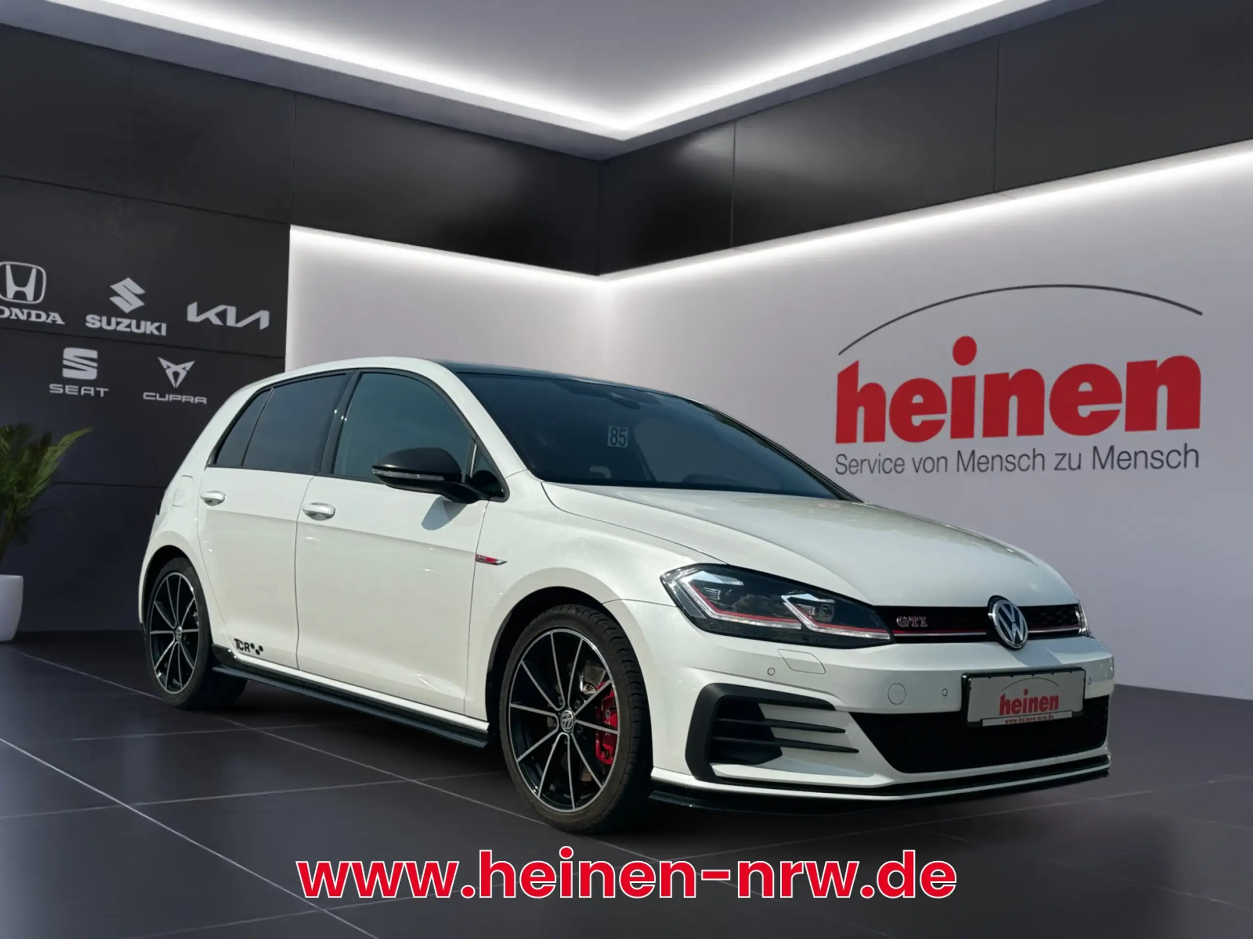 Volkswagen - Golf