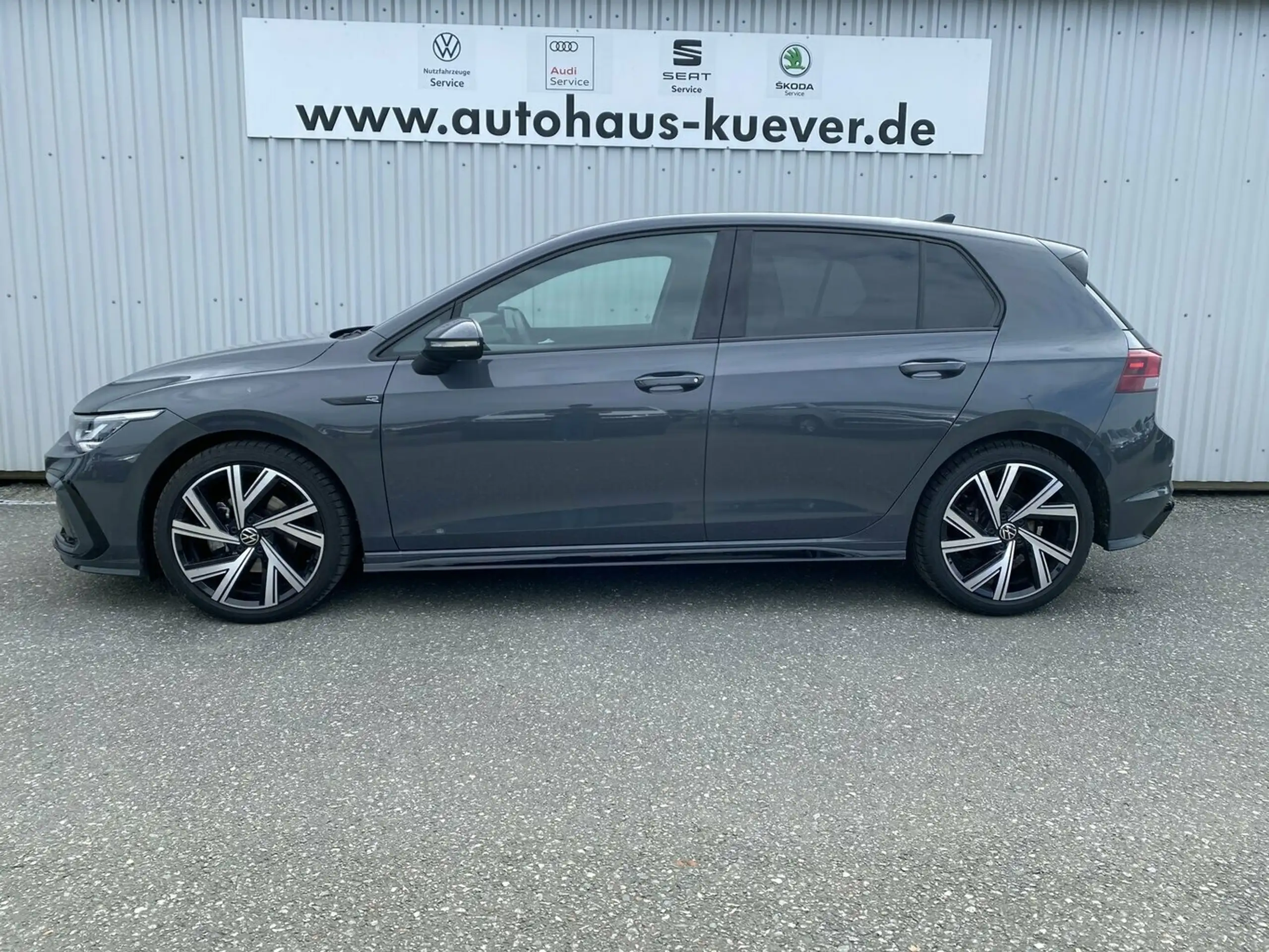 Volkswagen - Golf