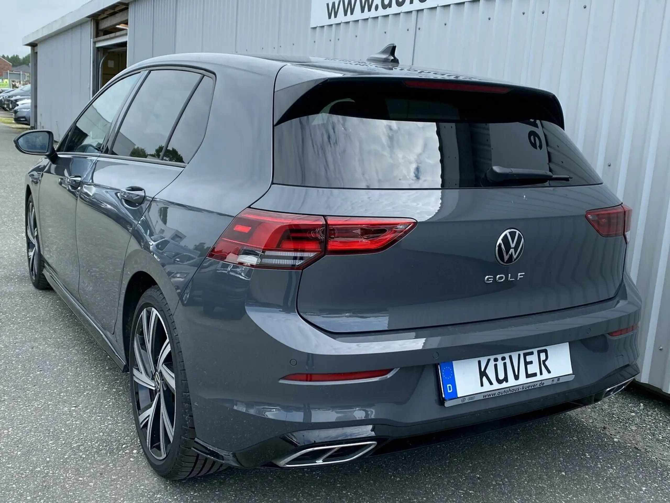 Volkswagen - Golf