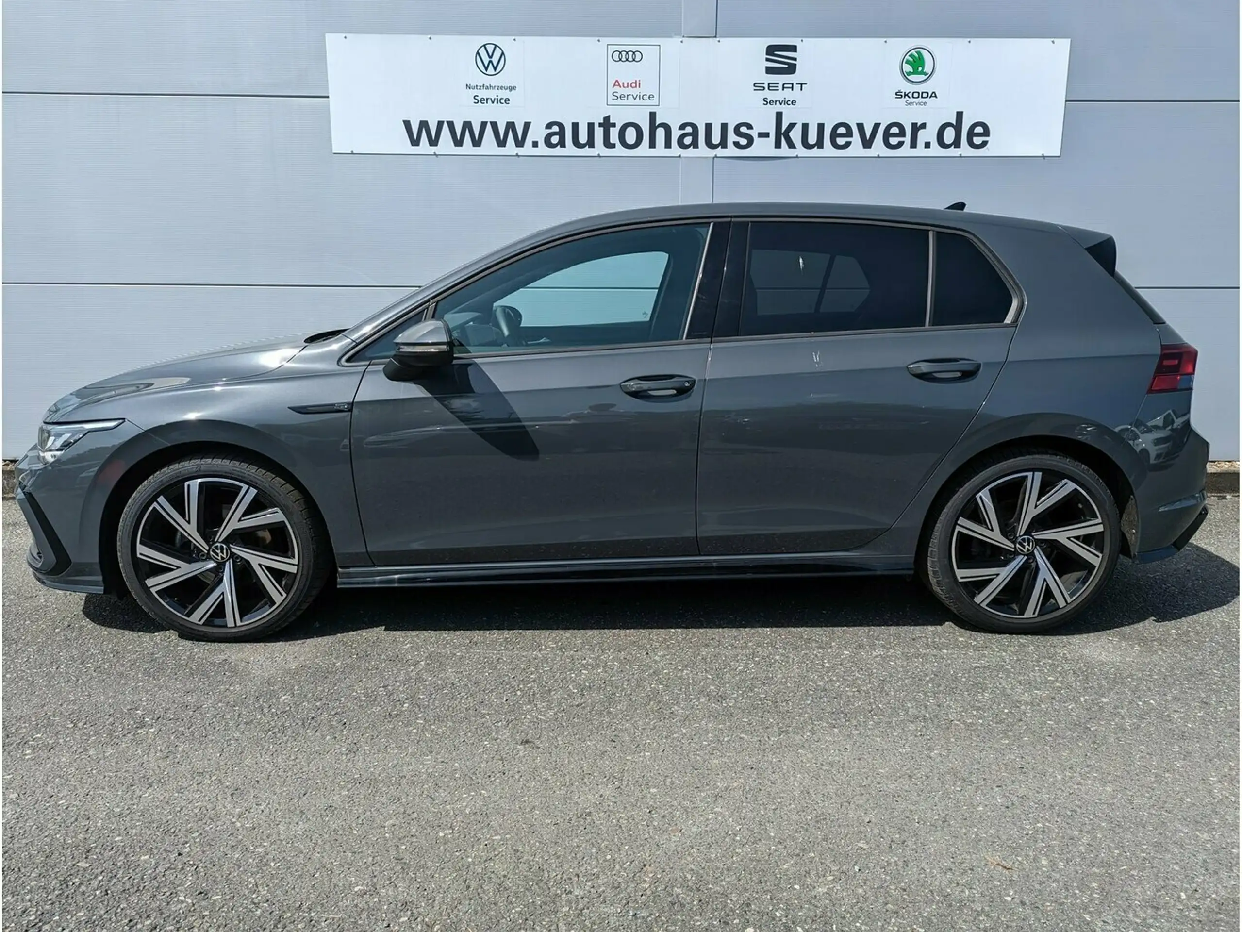 Volkswagen - Golf