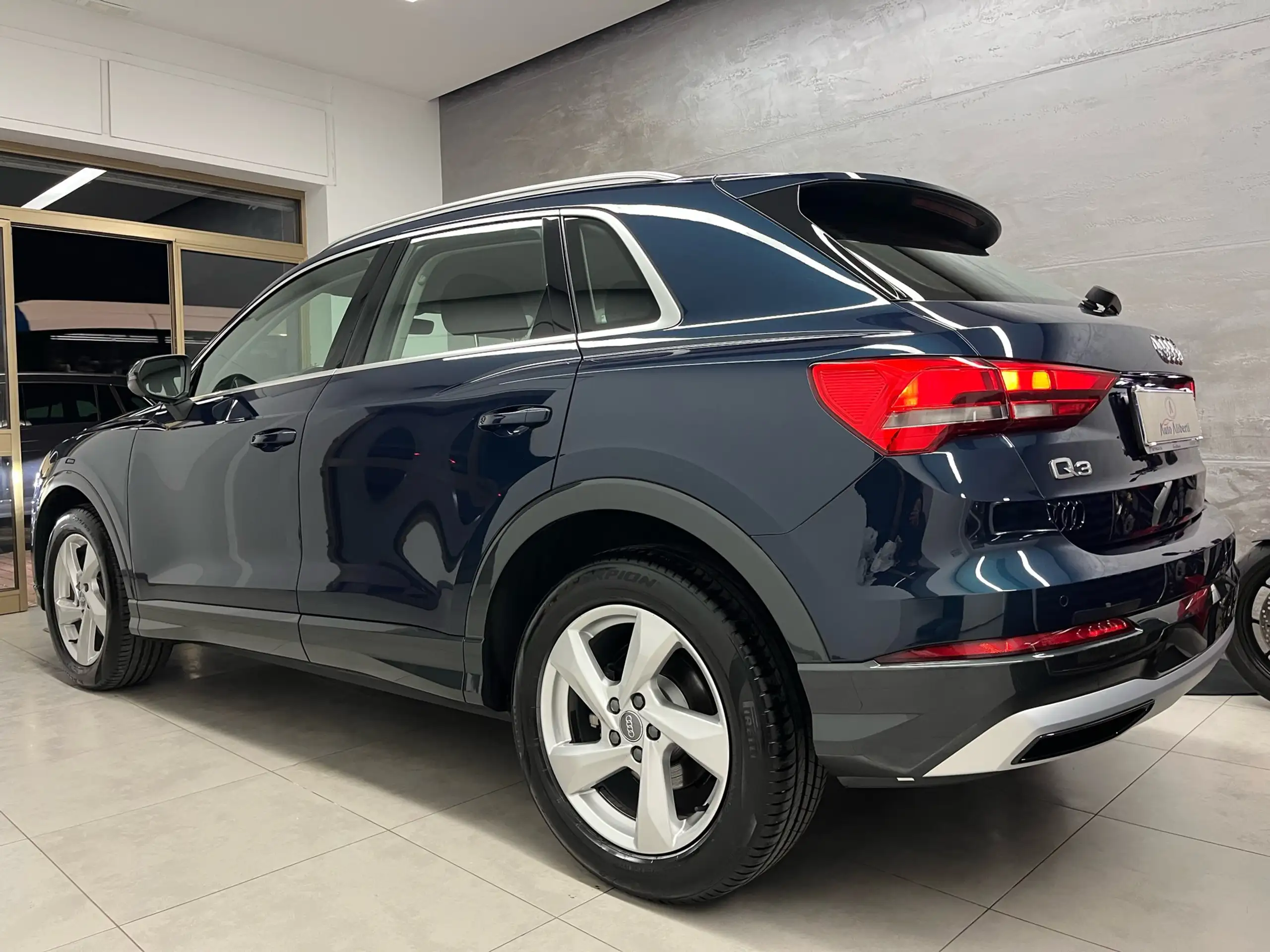 Audi - Q3