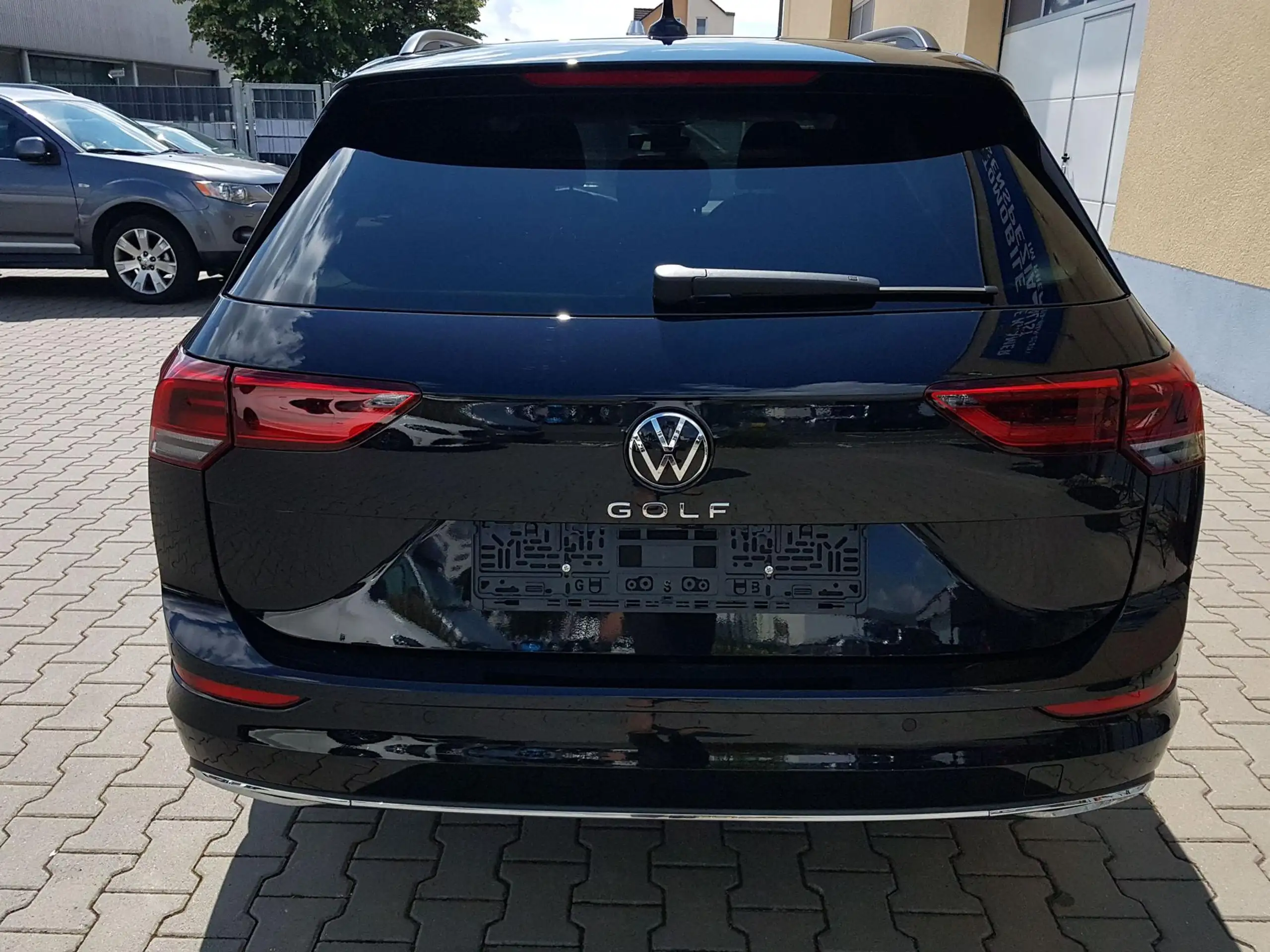 Volkswagen - Golf