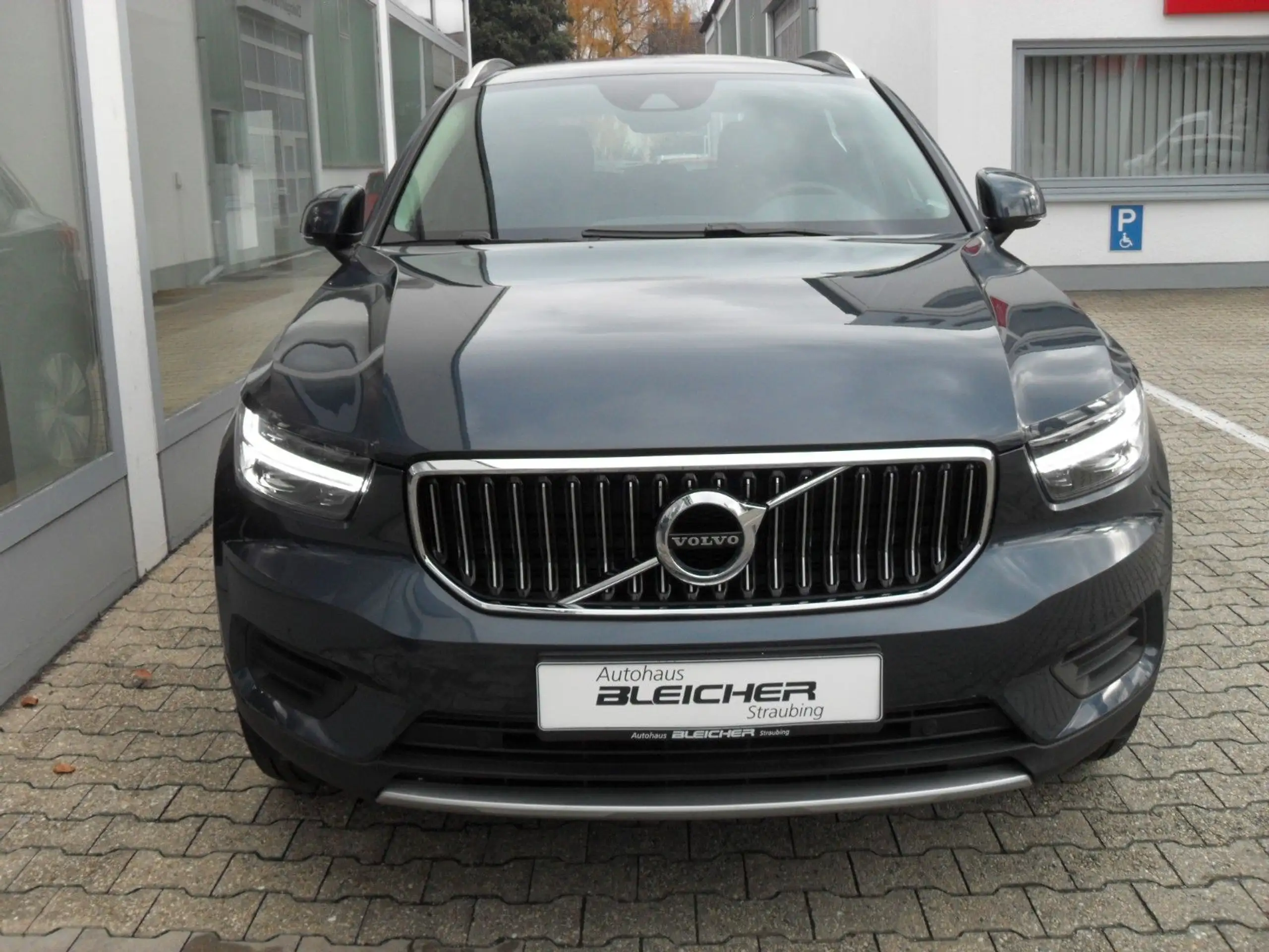 Volvo - XC40