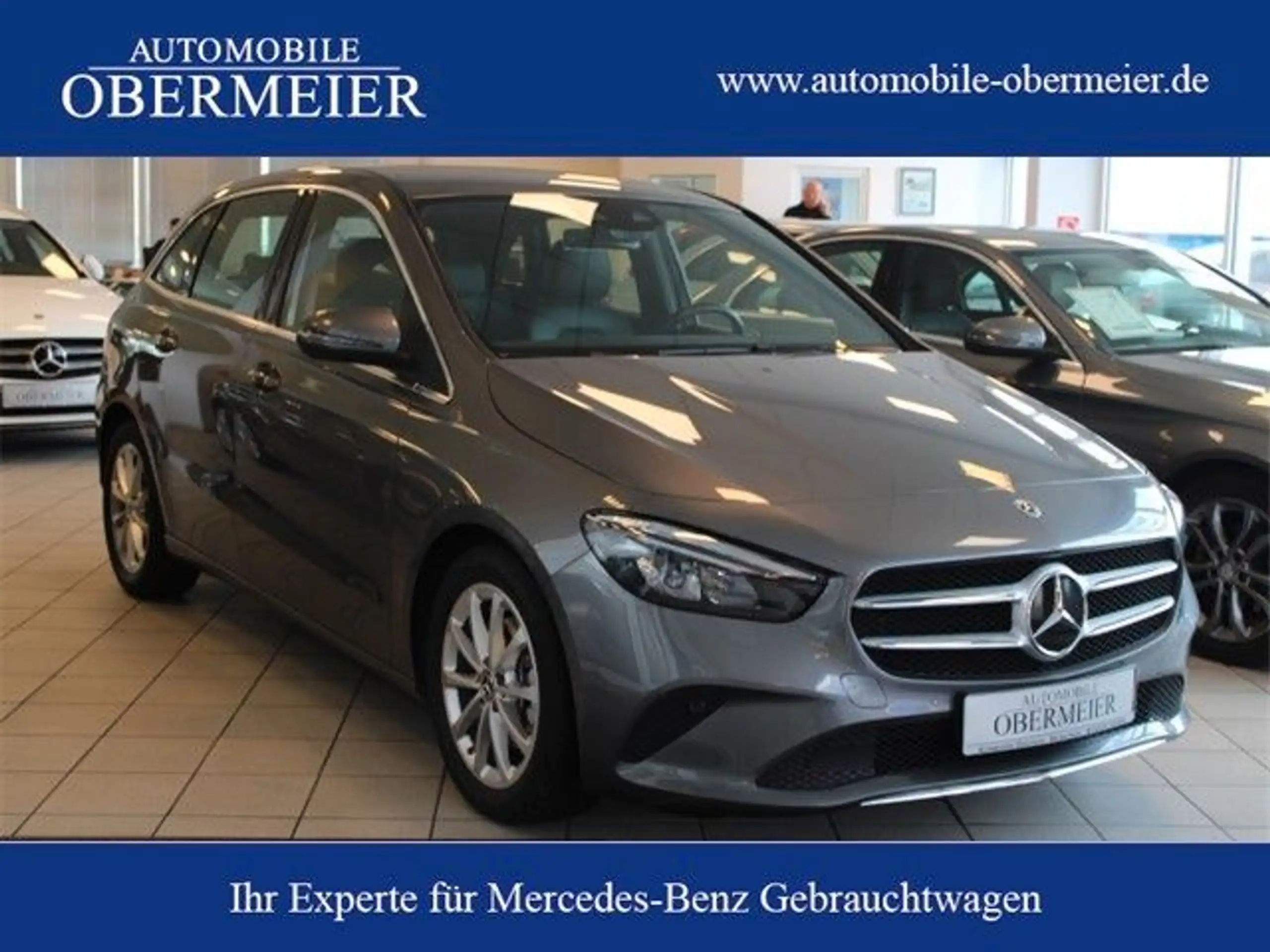 Mercedes-Benz - B 200