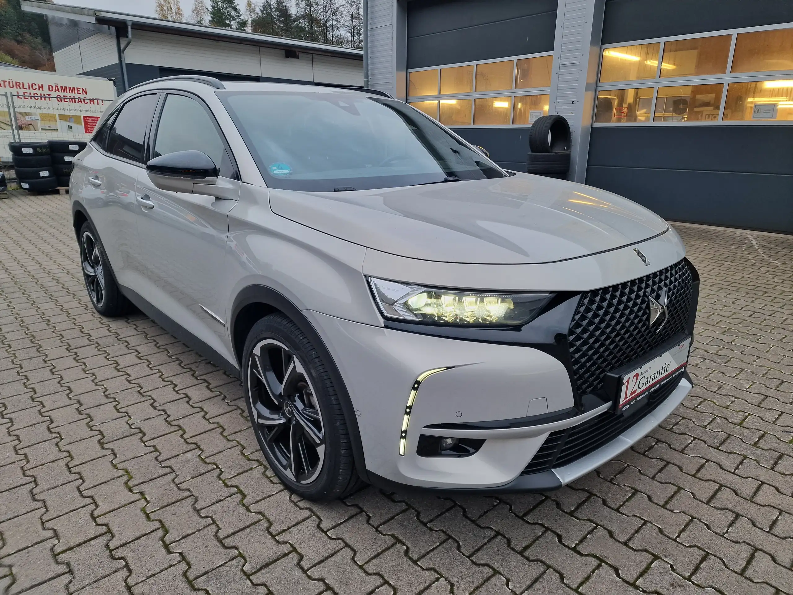 DS Automobiles - DS 7 Crossback