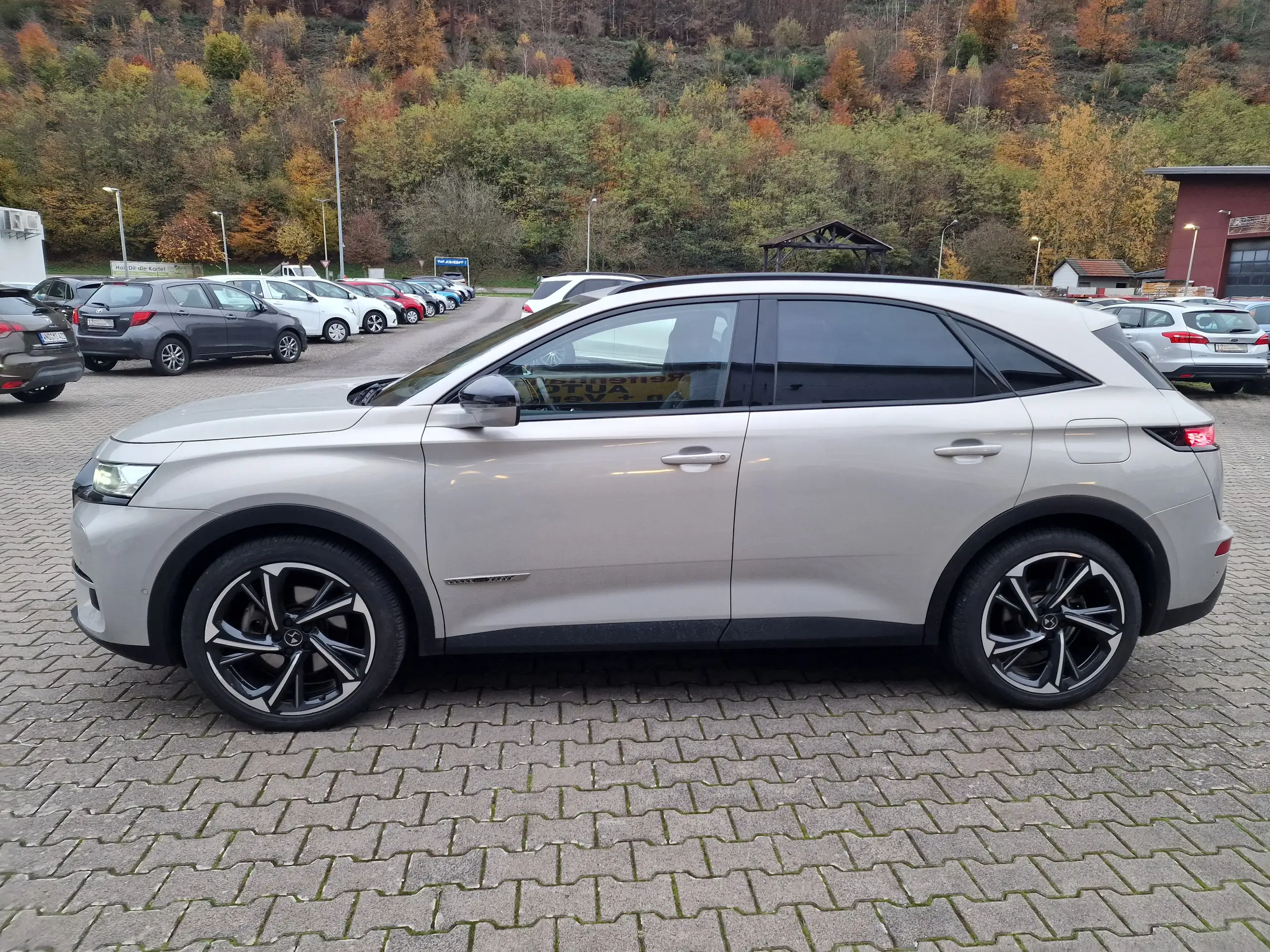 DS Automobiles - DS 7 Crossback