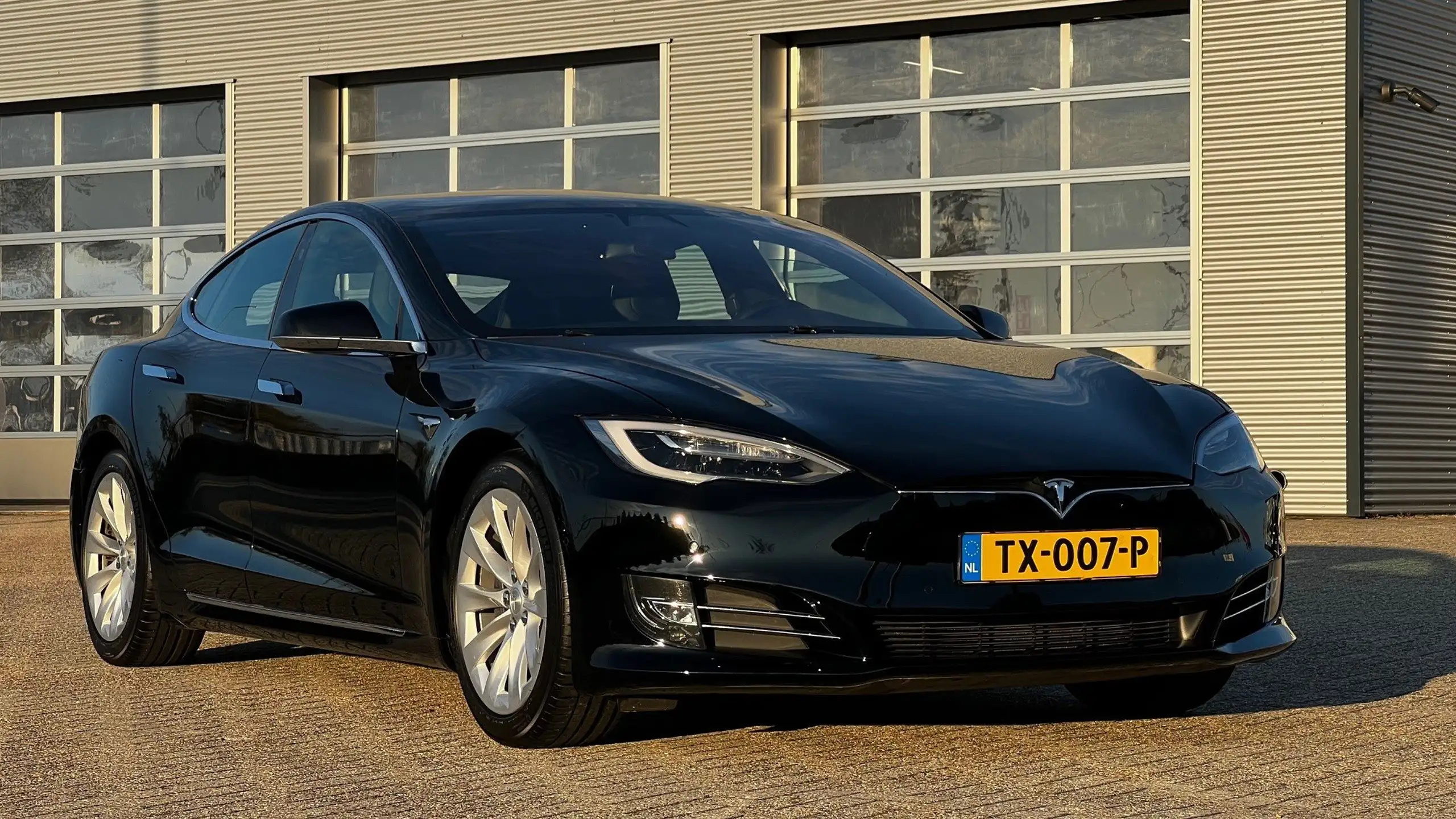 Tesla Model S 2018