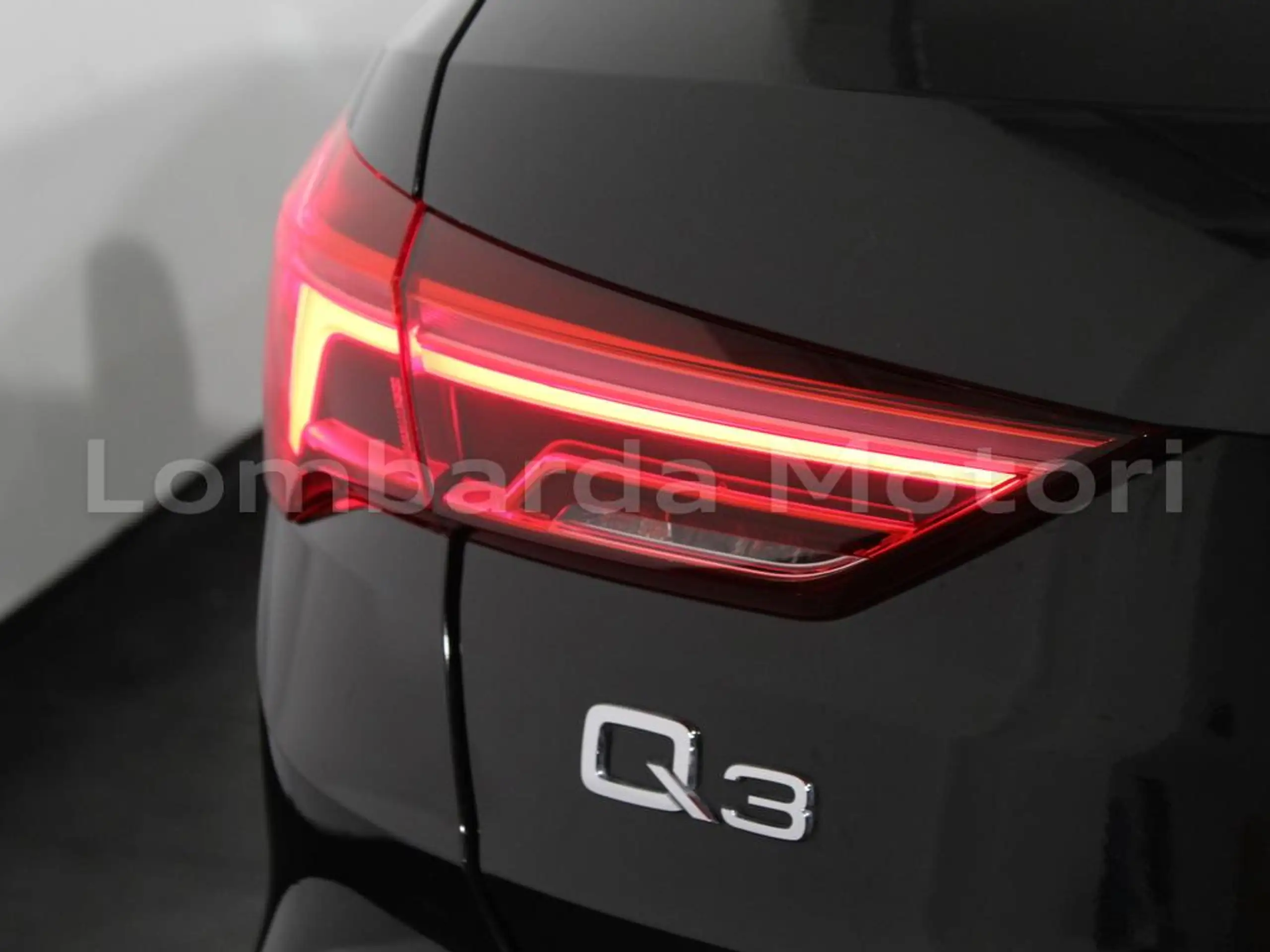 Audi - Q3