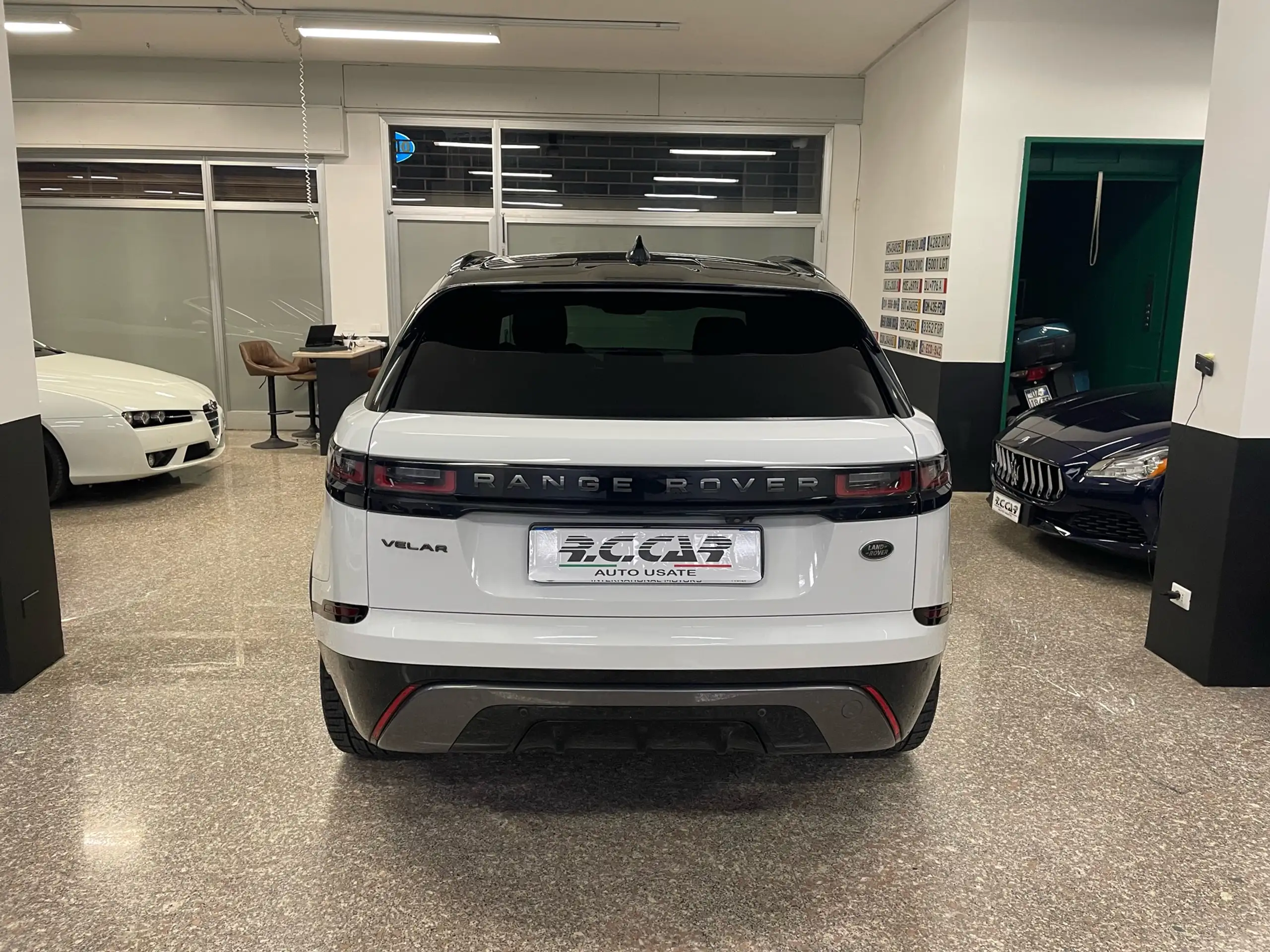 Land Rover - Range Rover Velar