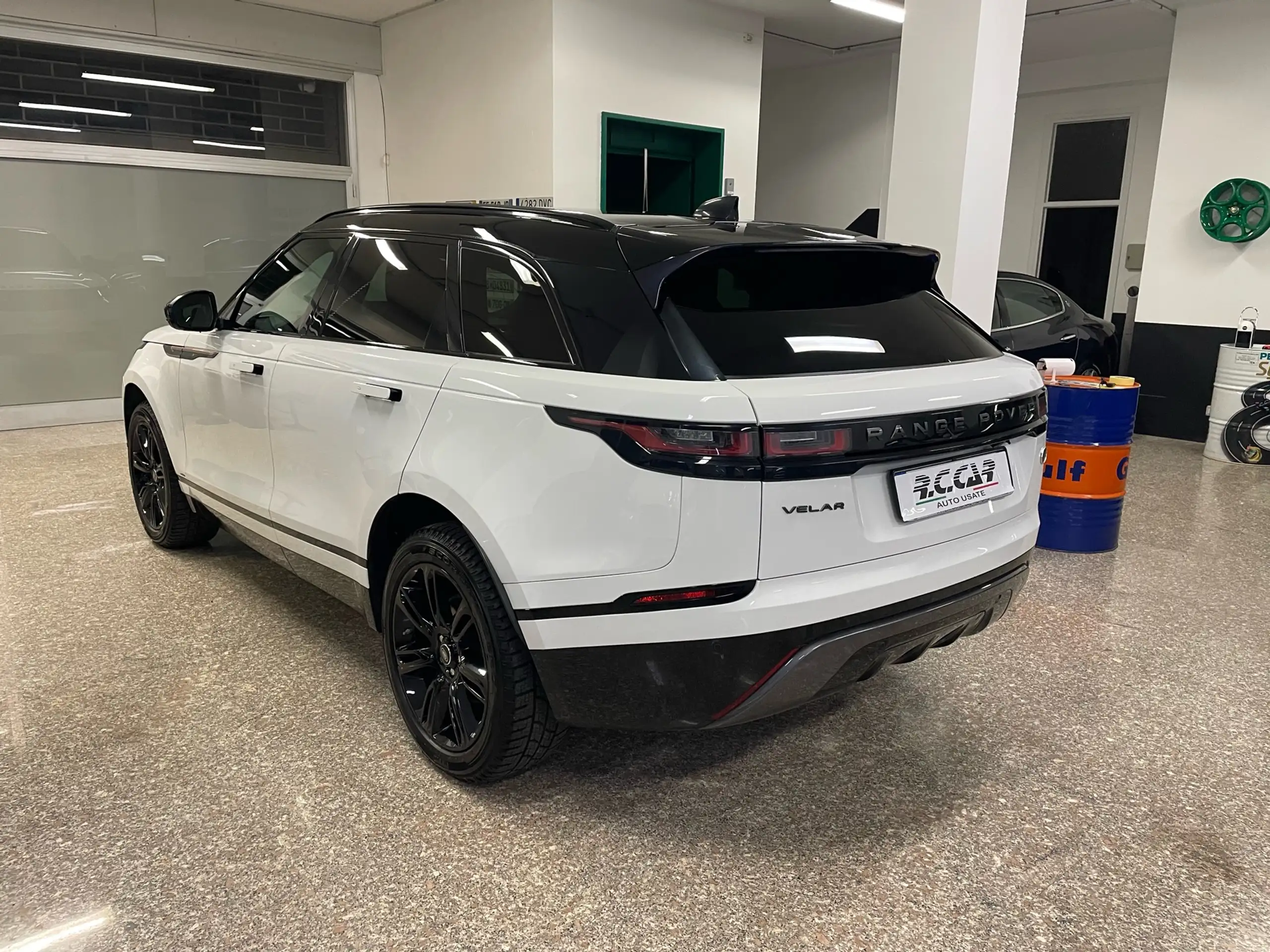 Land Rover - Range Rover Velar