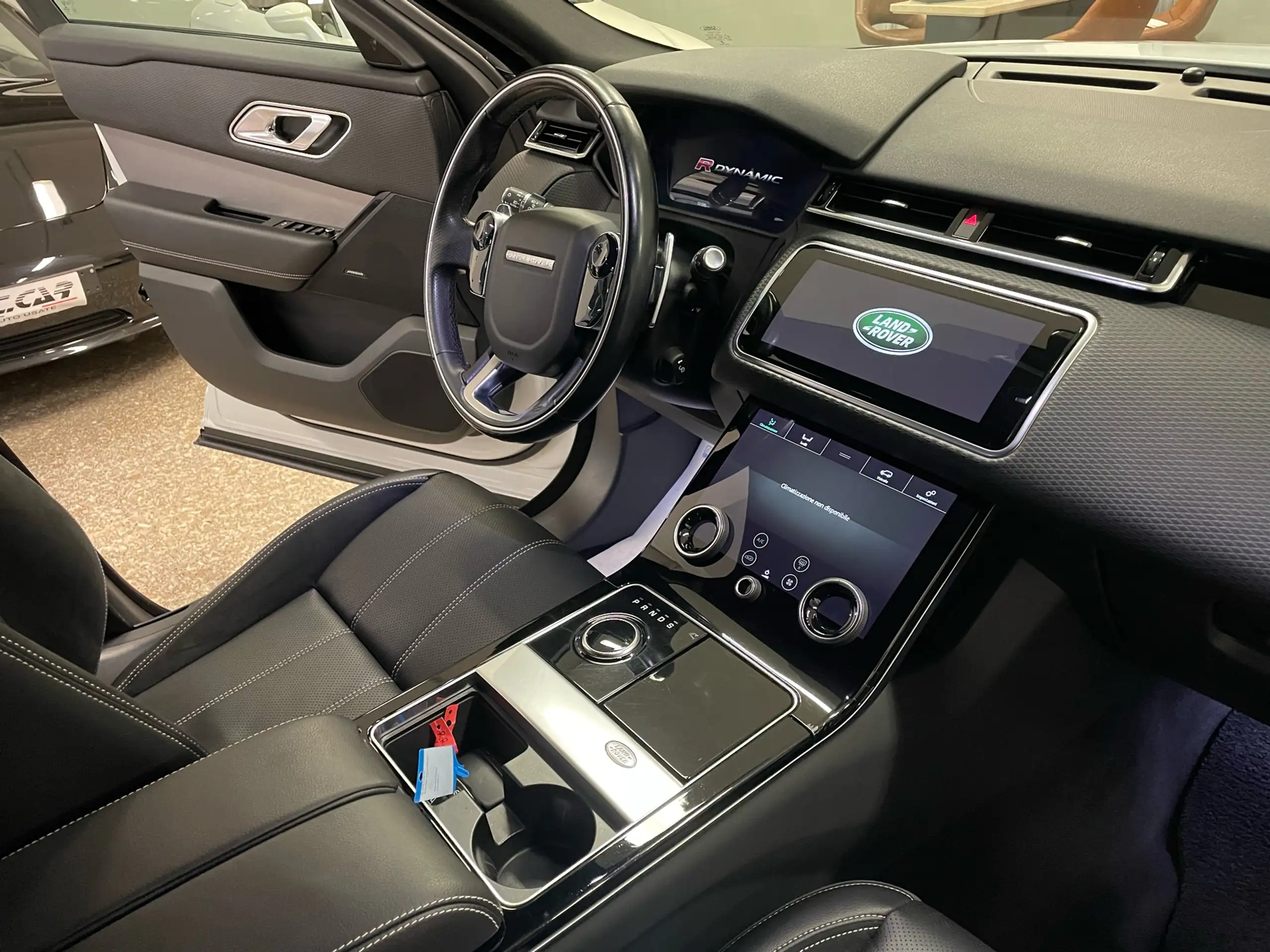 Land Rover - Range Rover Velar