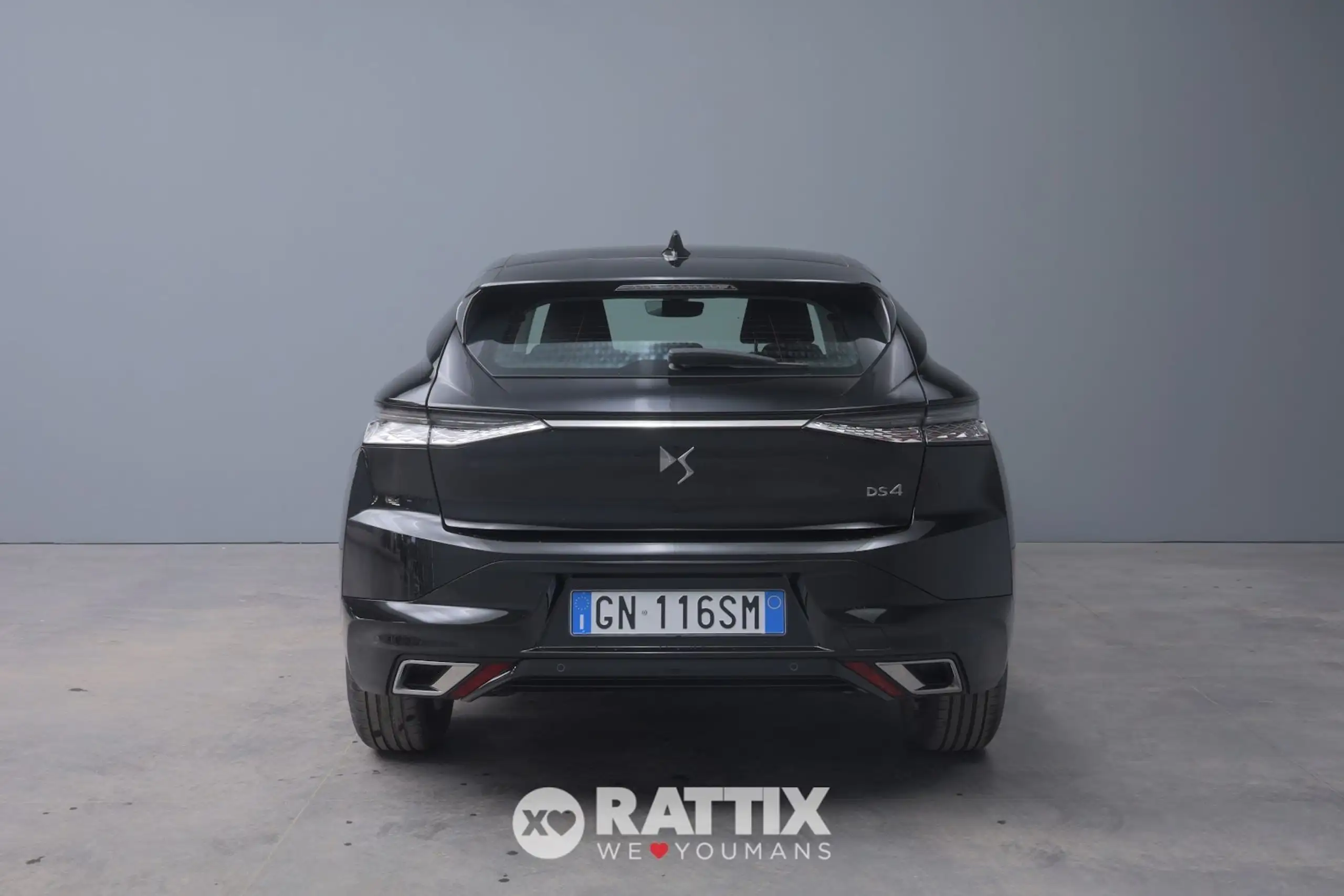 DS Automobiles - DS 4