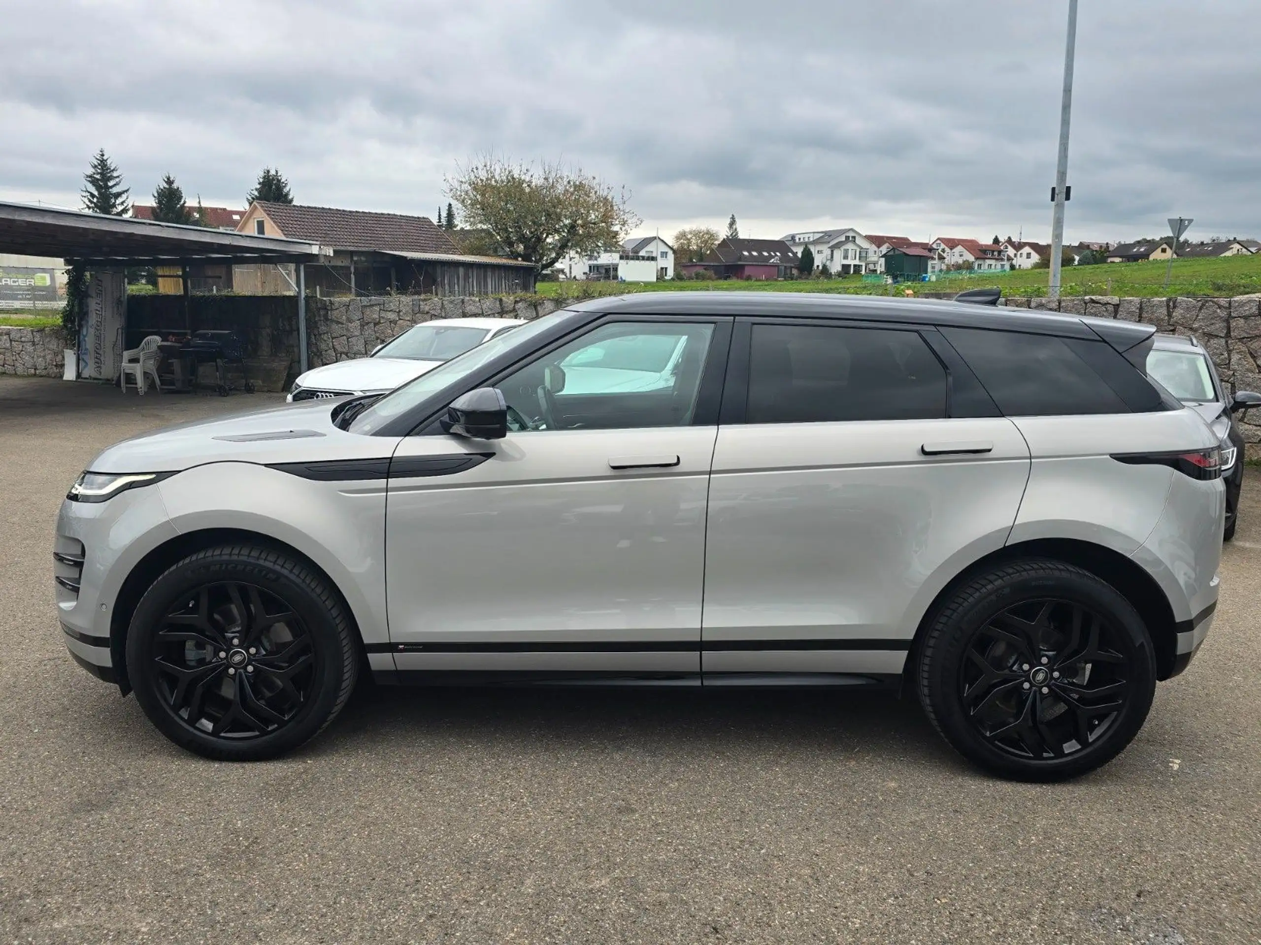 Land Rover - Range Rover Evoque