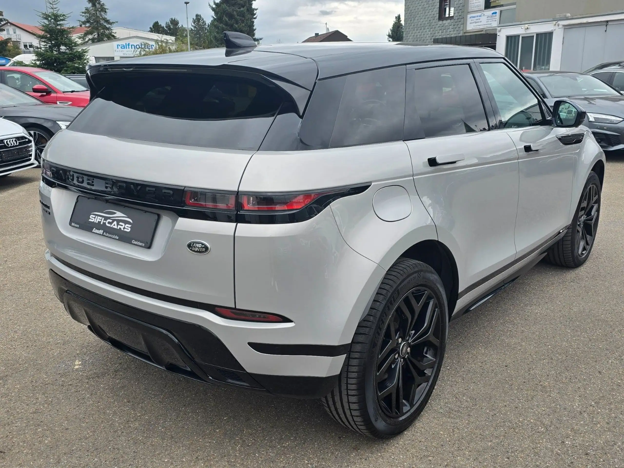 Land Rover - Range Rover Evoque