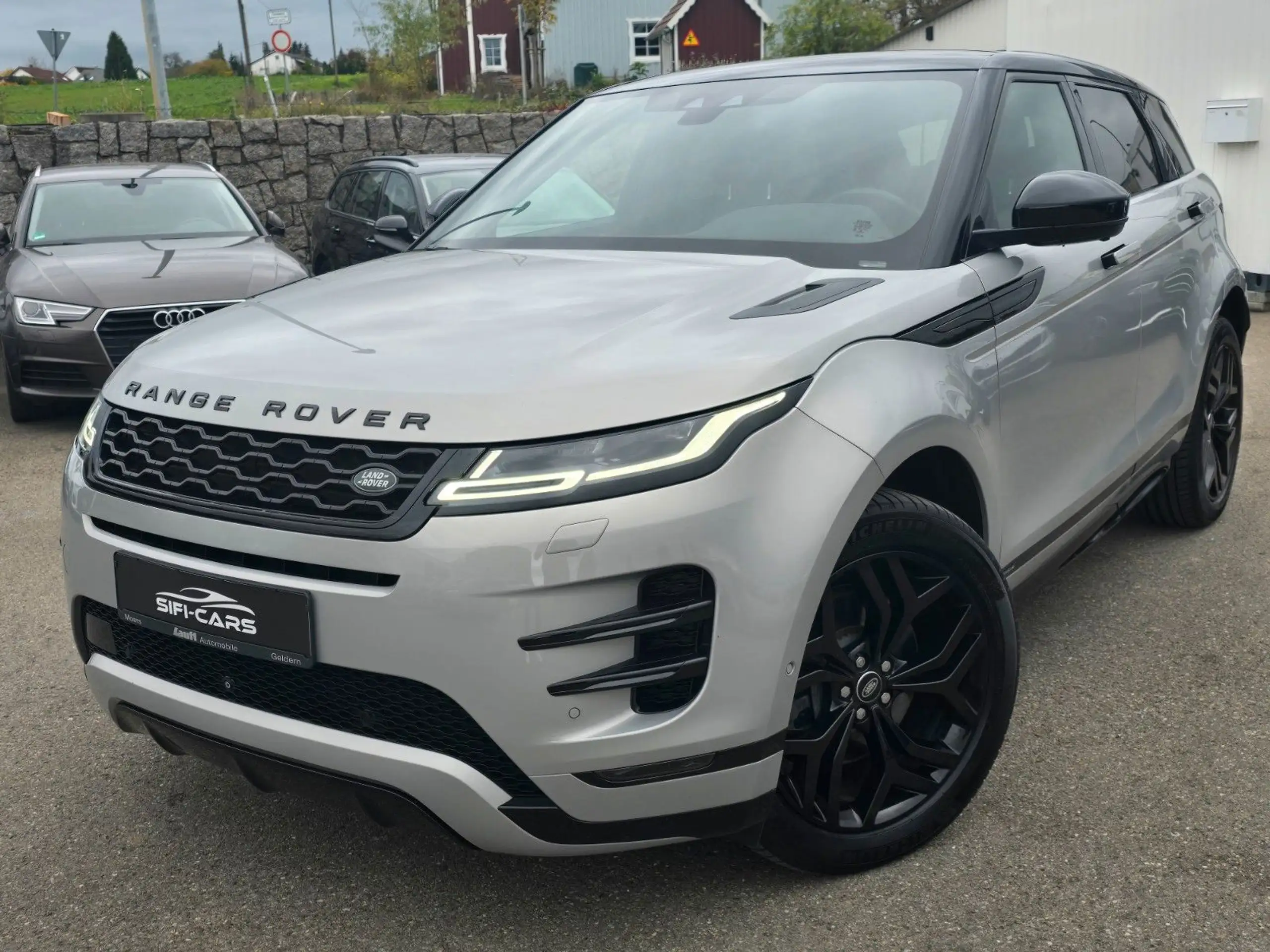 Land Rover - Range Rover Evoque