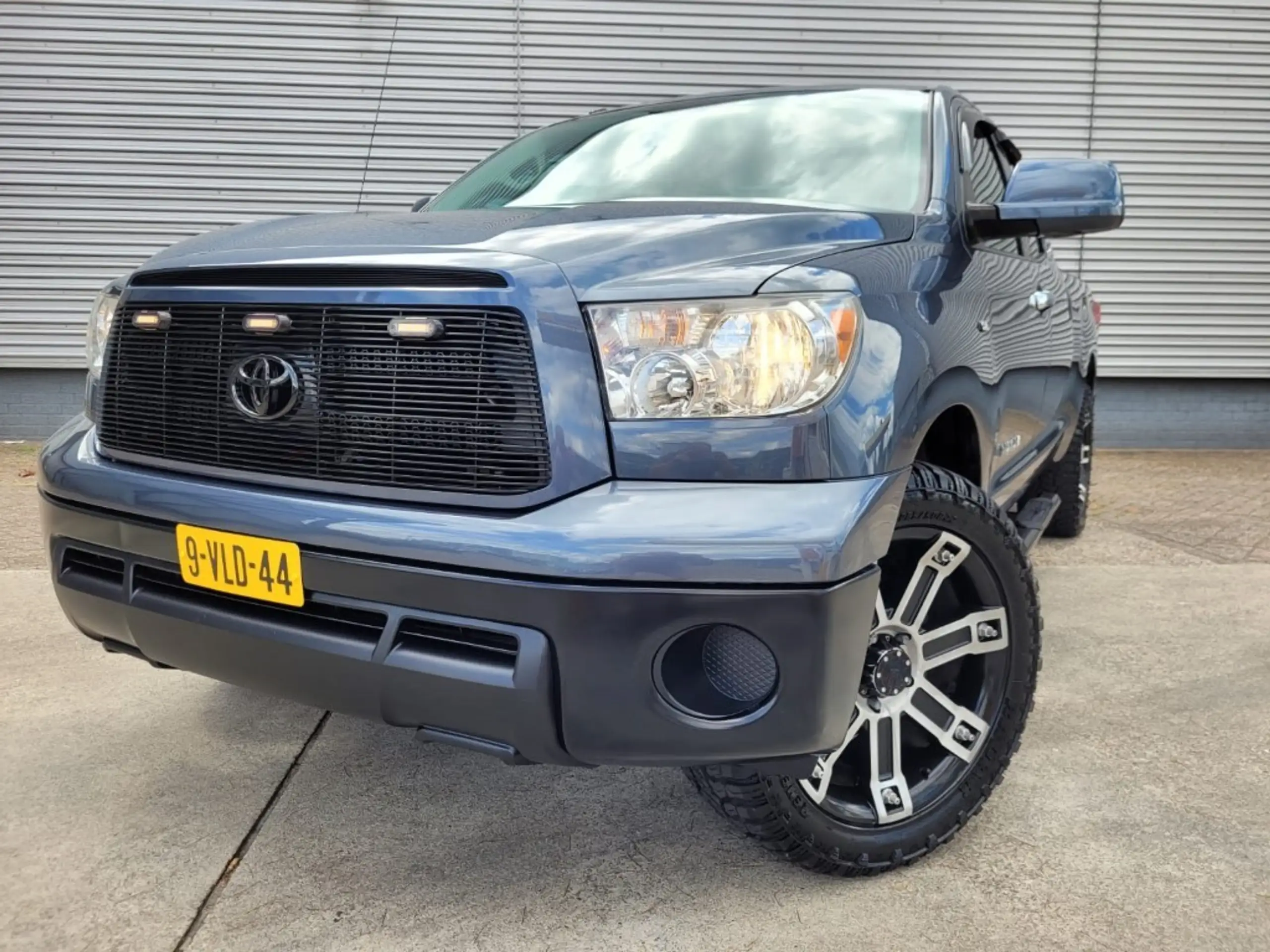 Toyota Tundra 2010