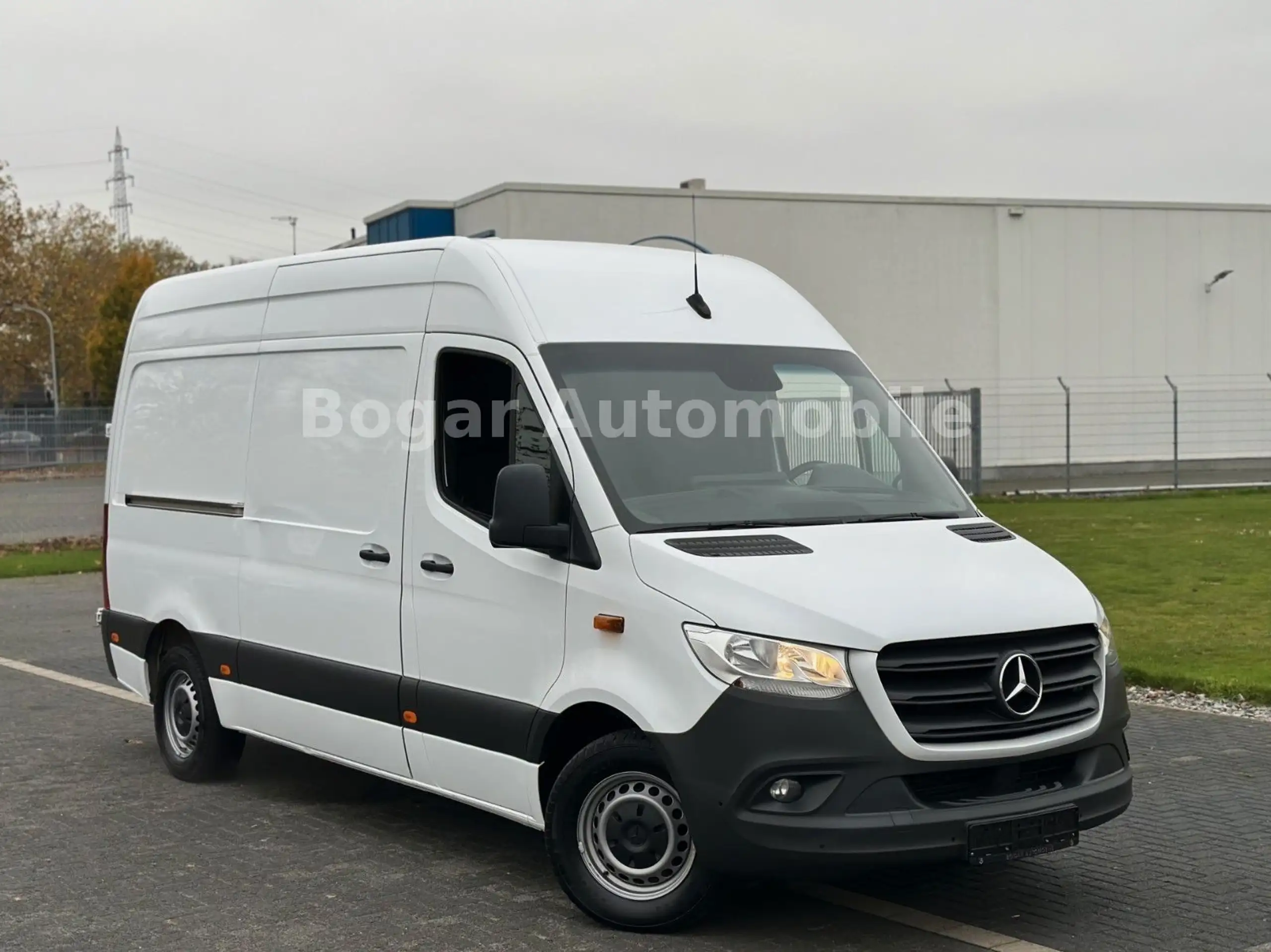 Mercedes-Benz - Sprinter