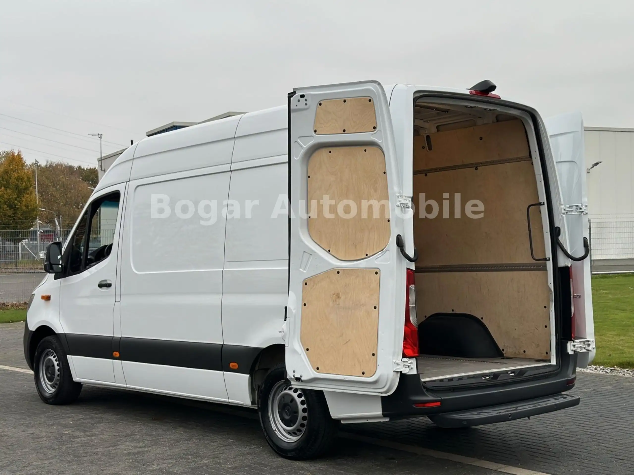 Mercedes-Benz - Sprinter