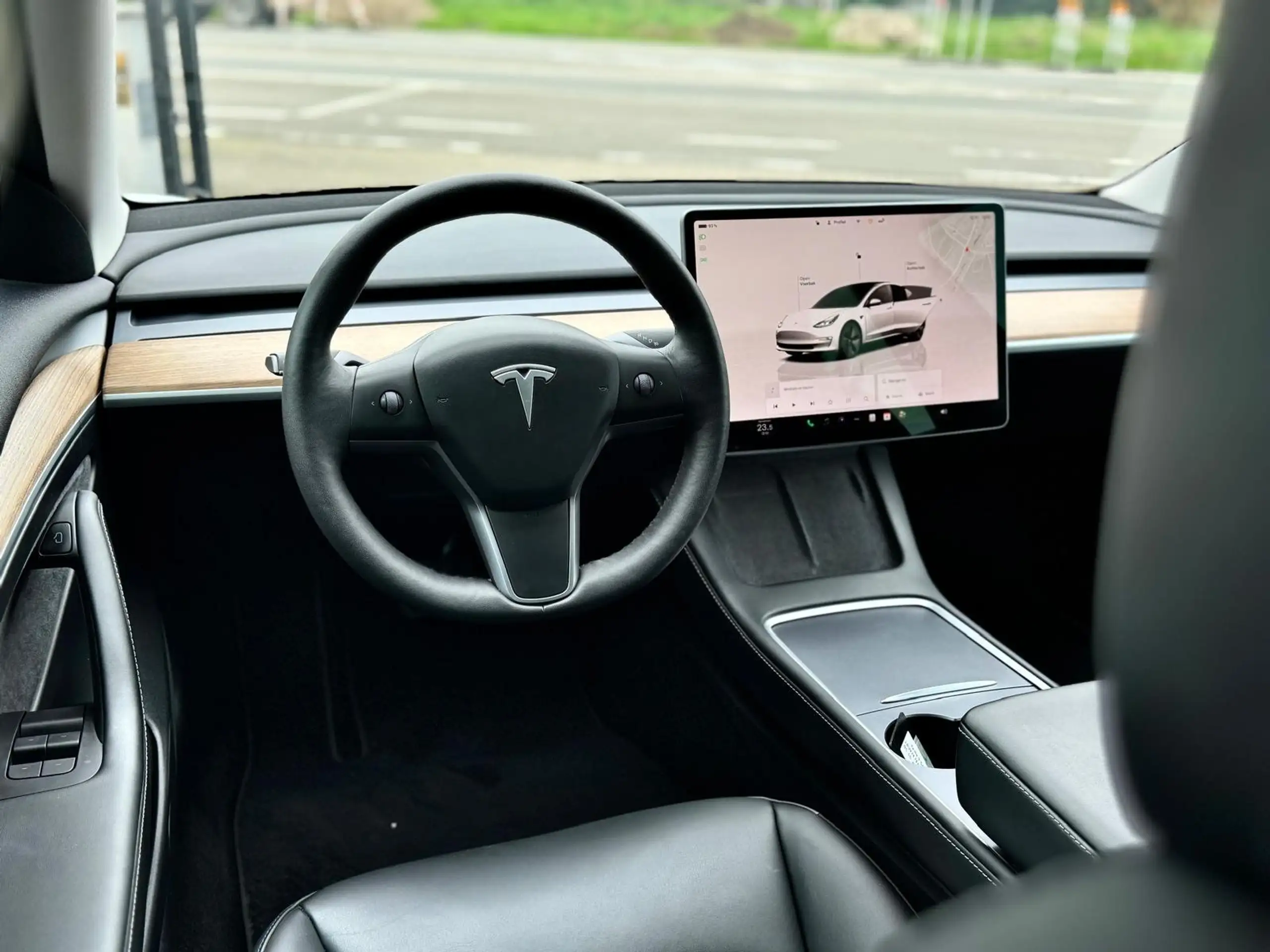 Tesla - Model 3