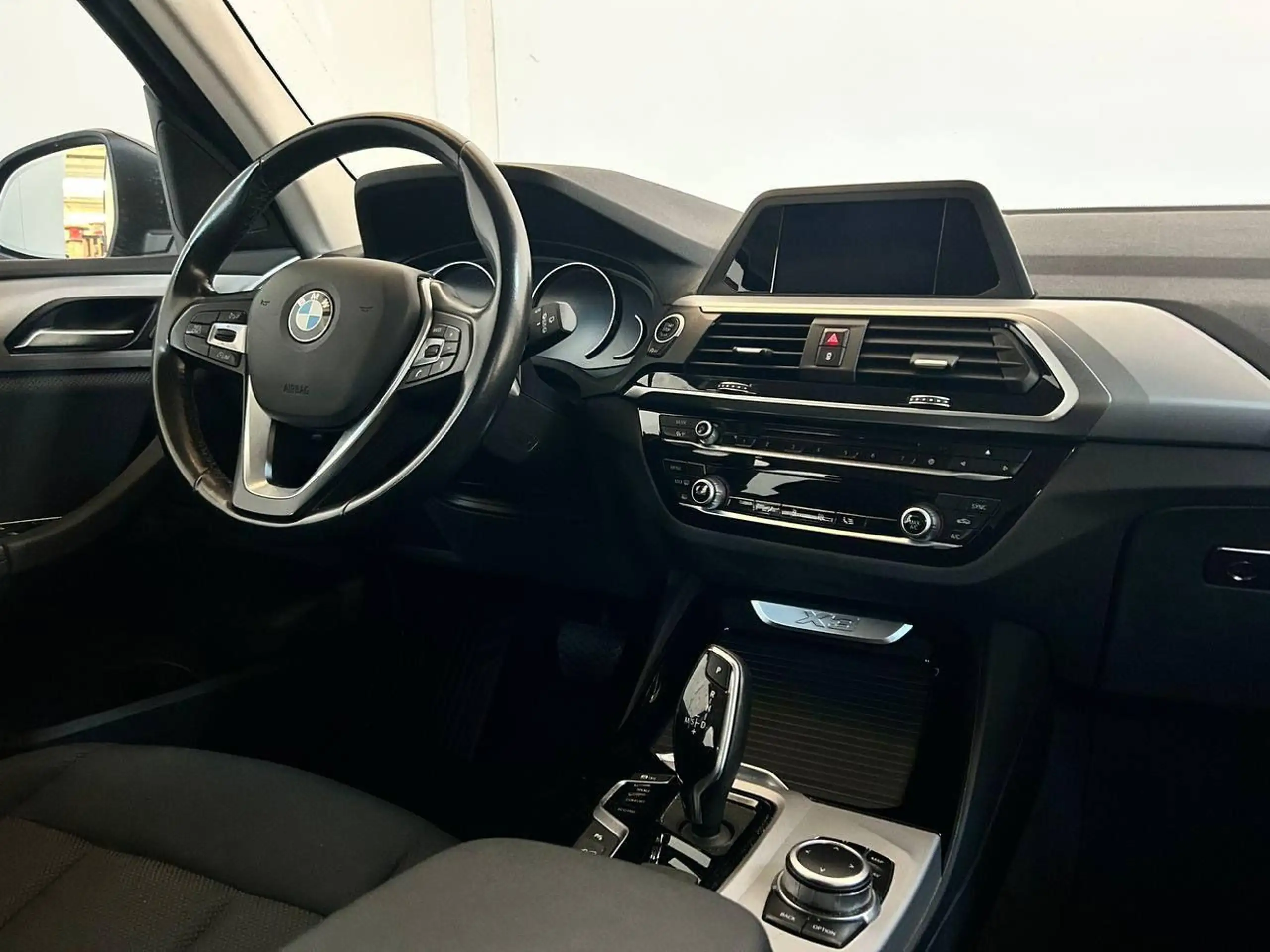 BMW - X3