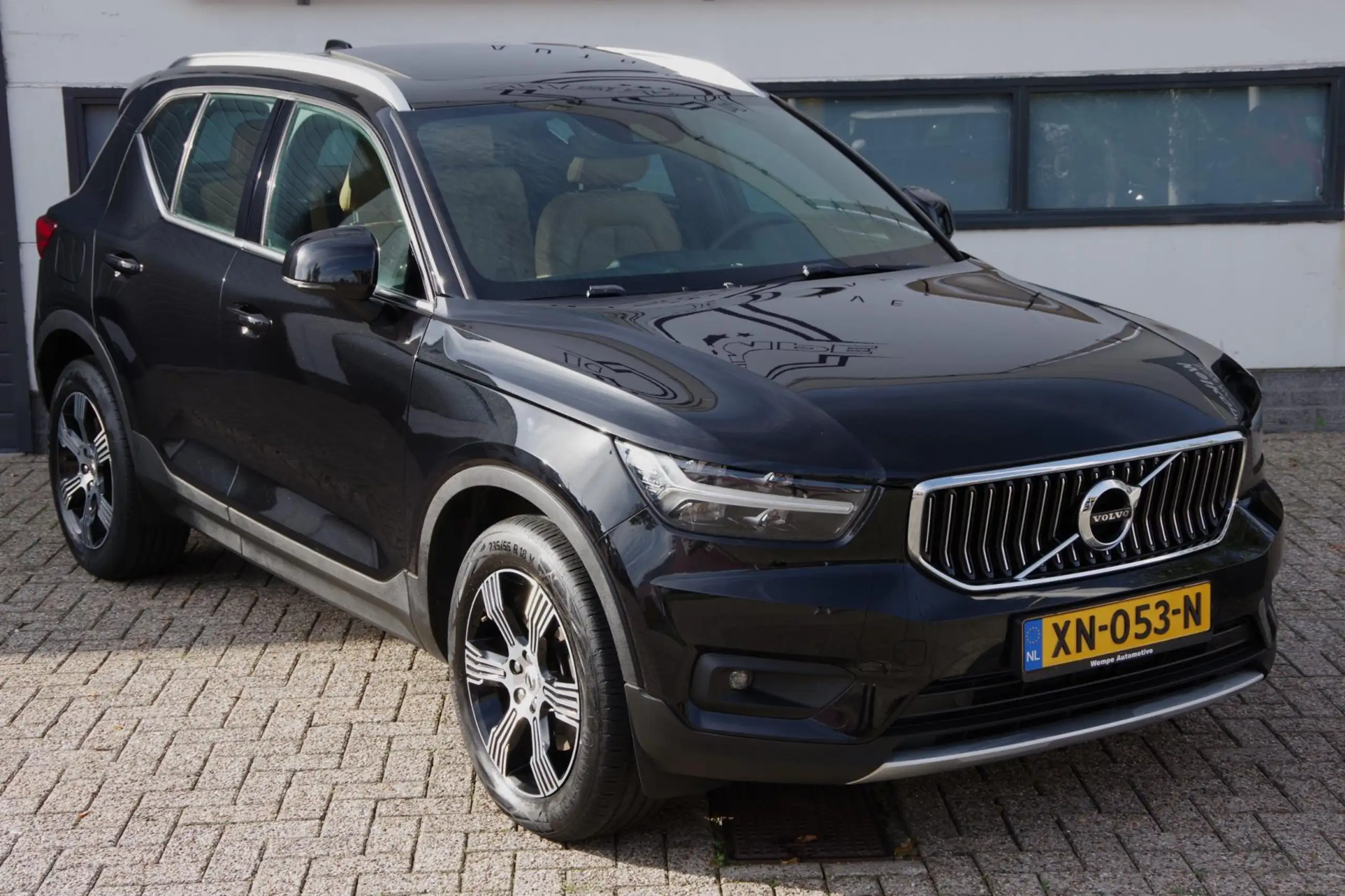 Volvo - XC40