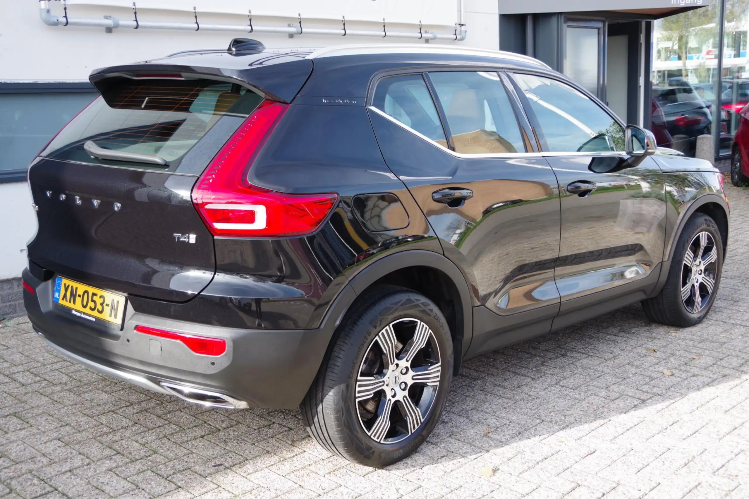 Volvo - XC40