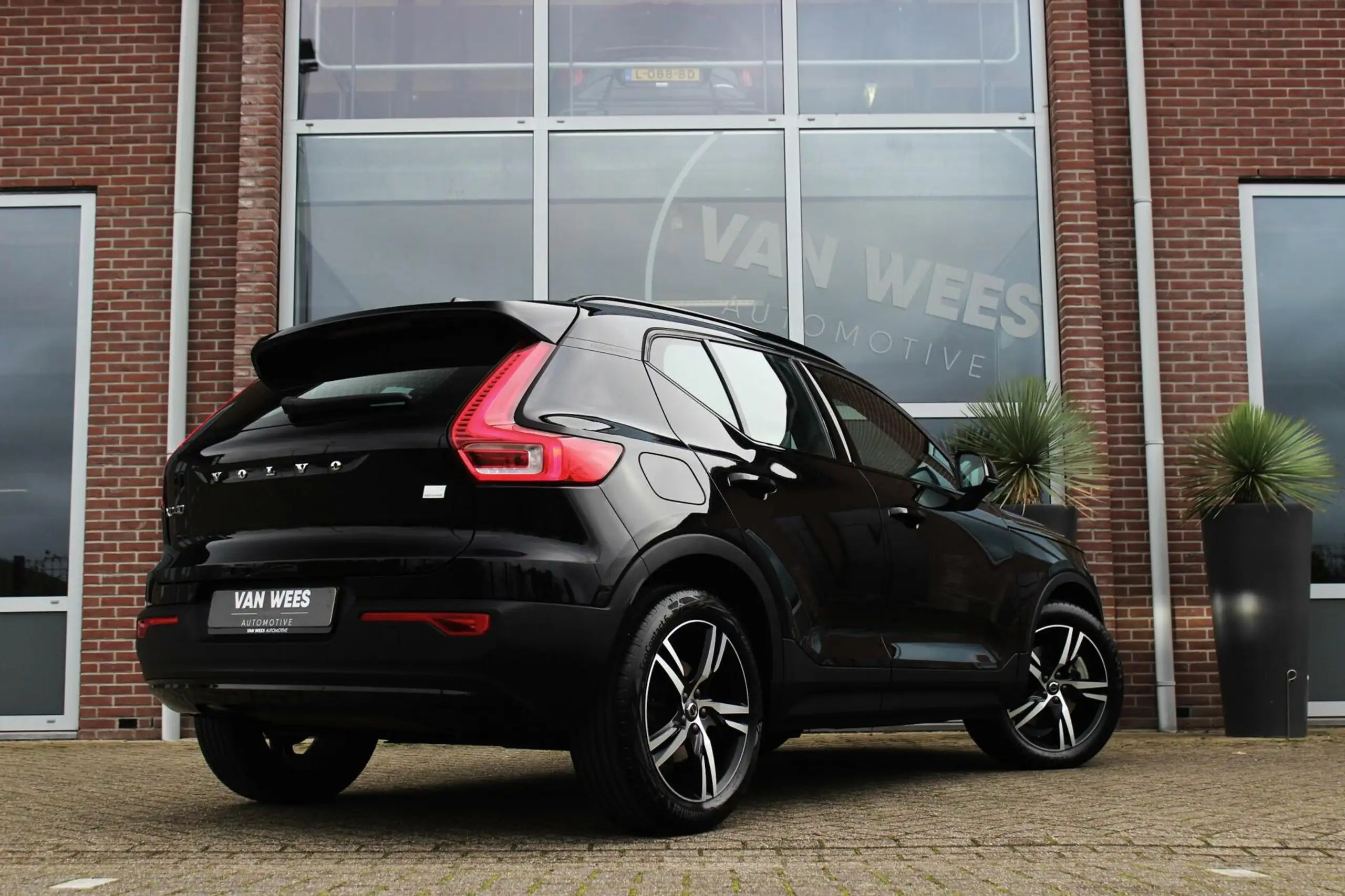 Volvo - XC40