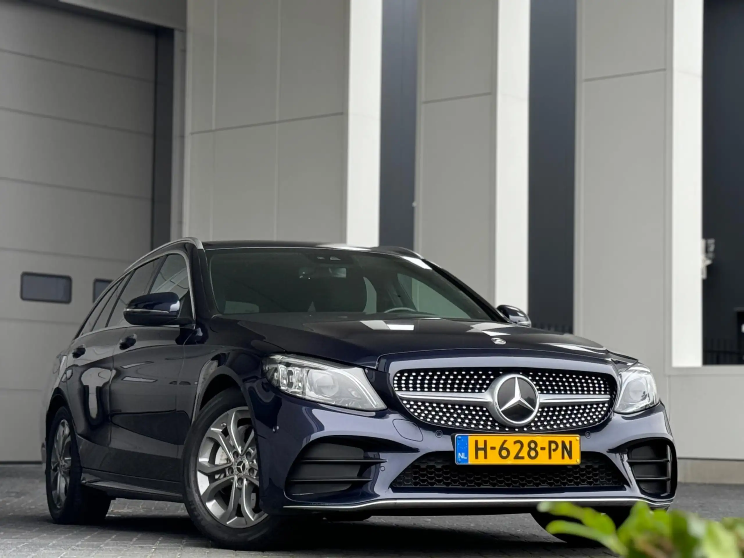 Mercedes-Benz - C 220