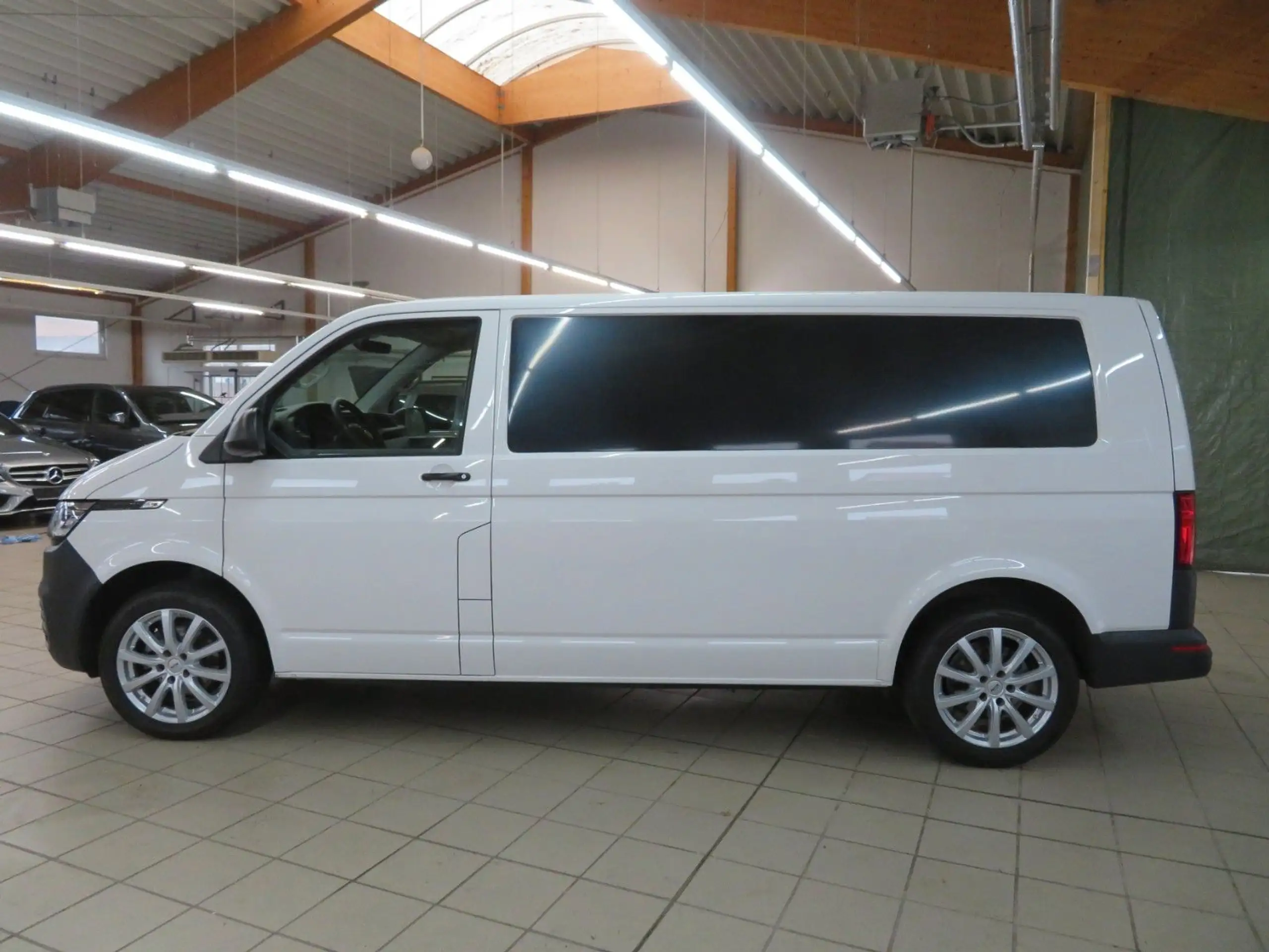 Volkswagen - T6 Transporter