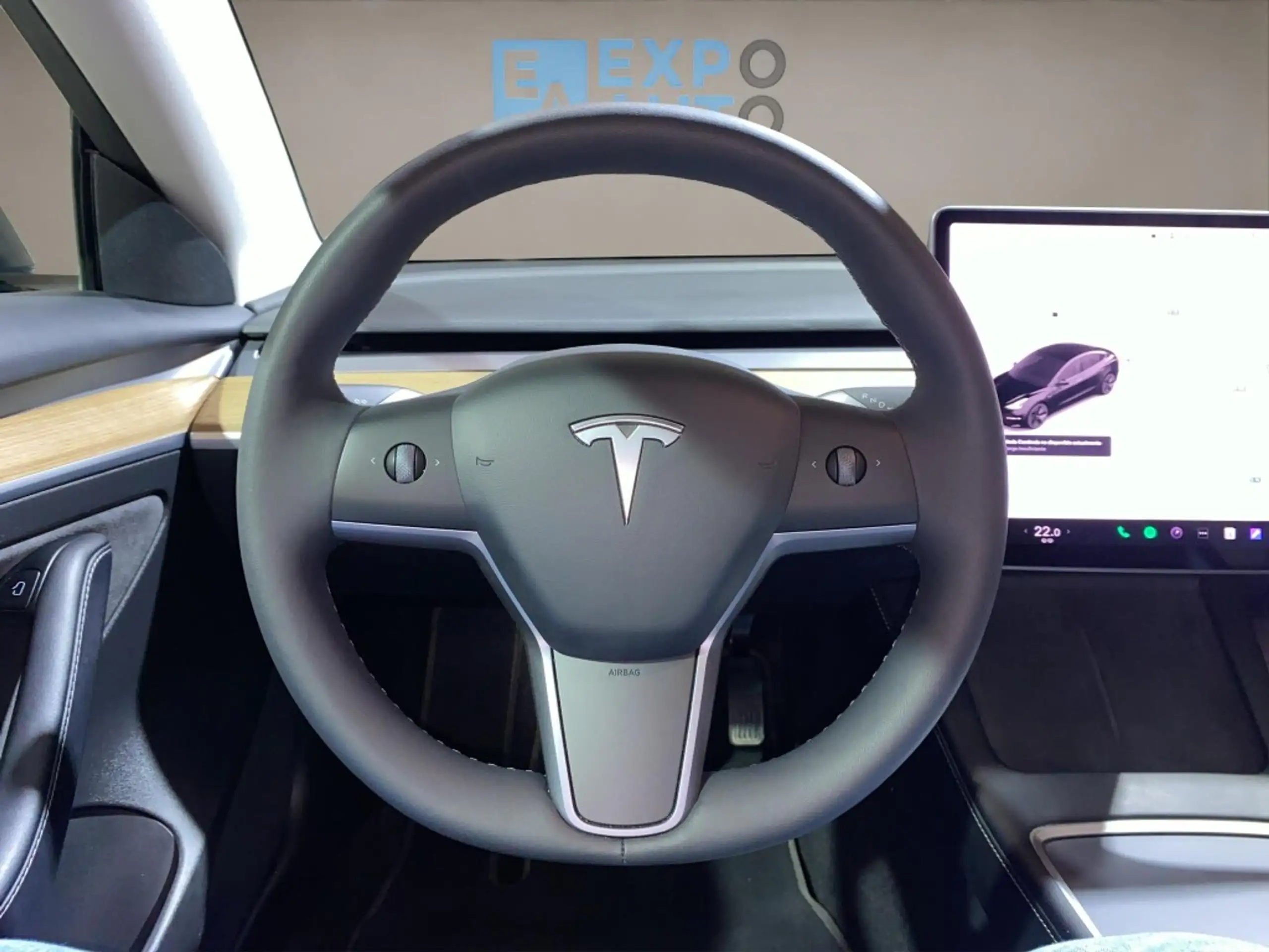 Tesla - Model 3