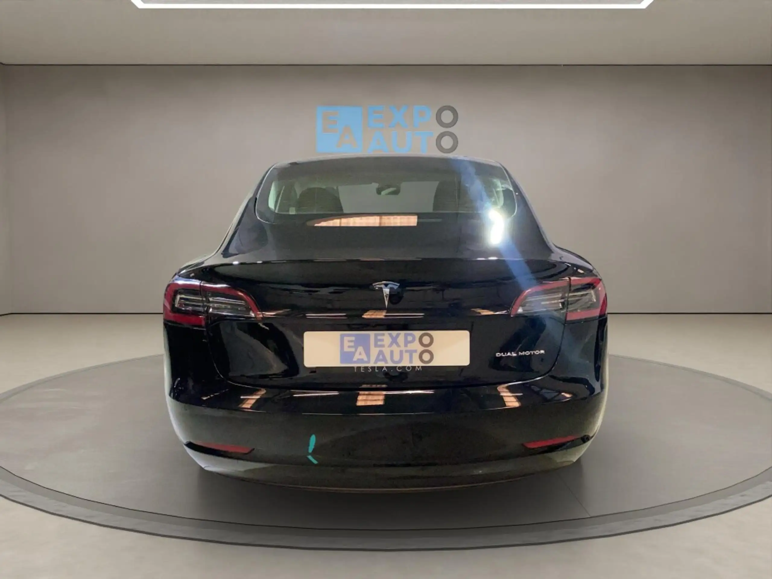 Tesla - Model 3