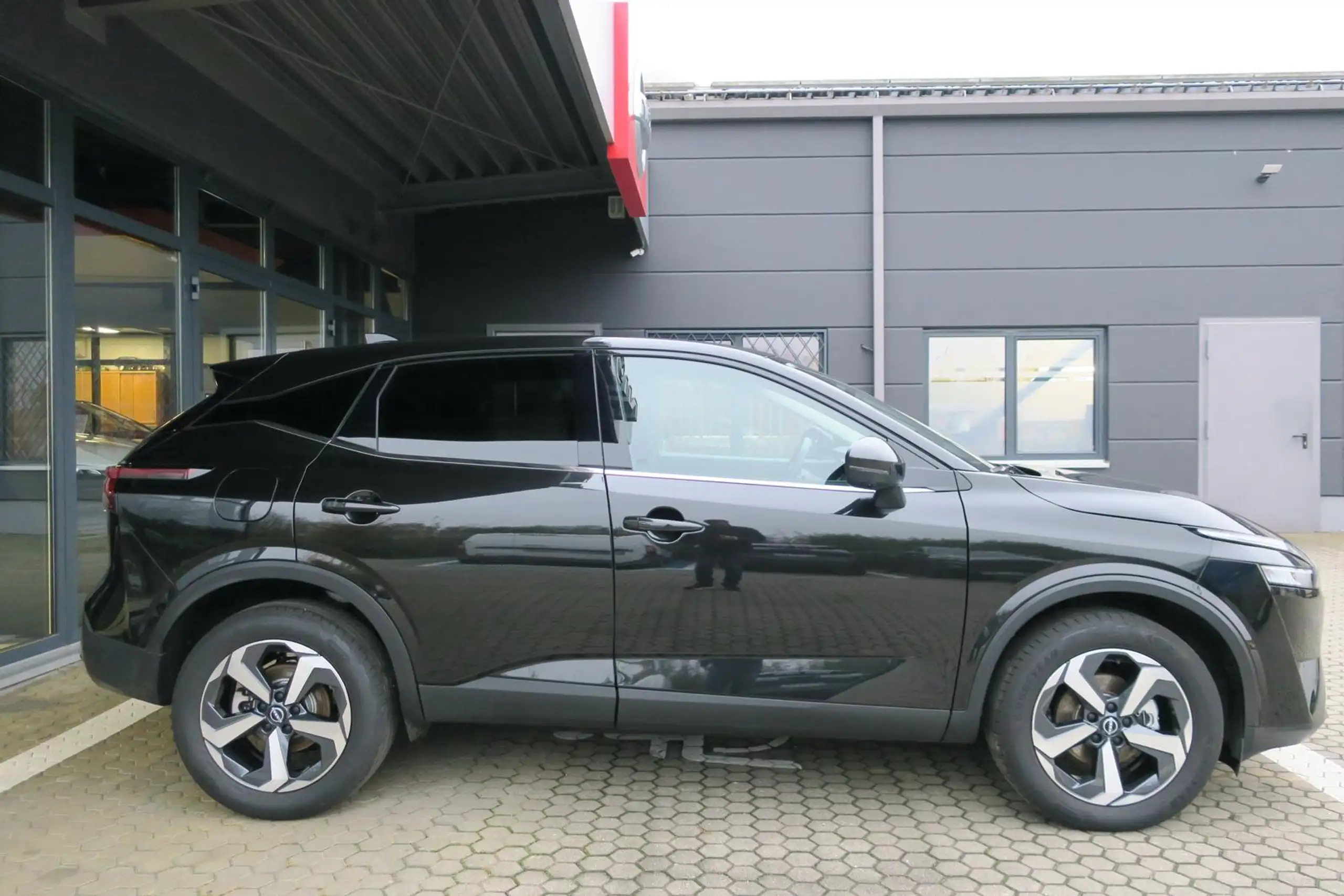 Nissan - Qashqai