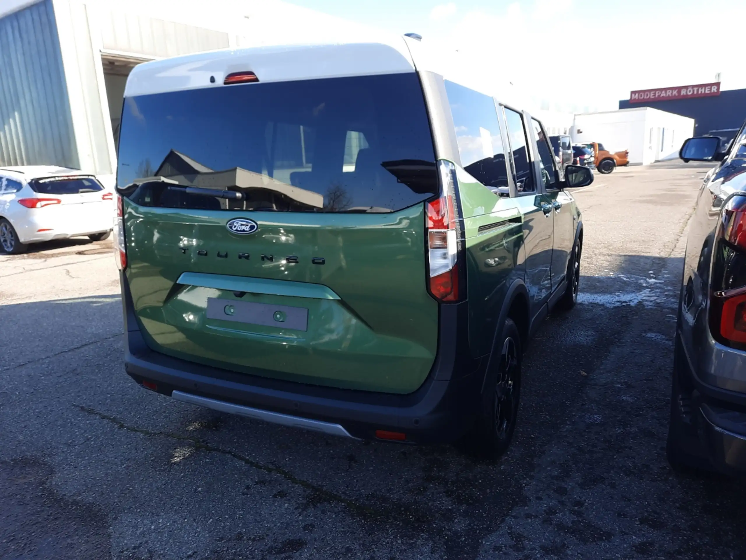 Ford - Tourneo Courier