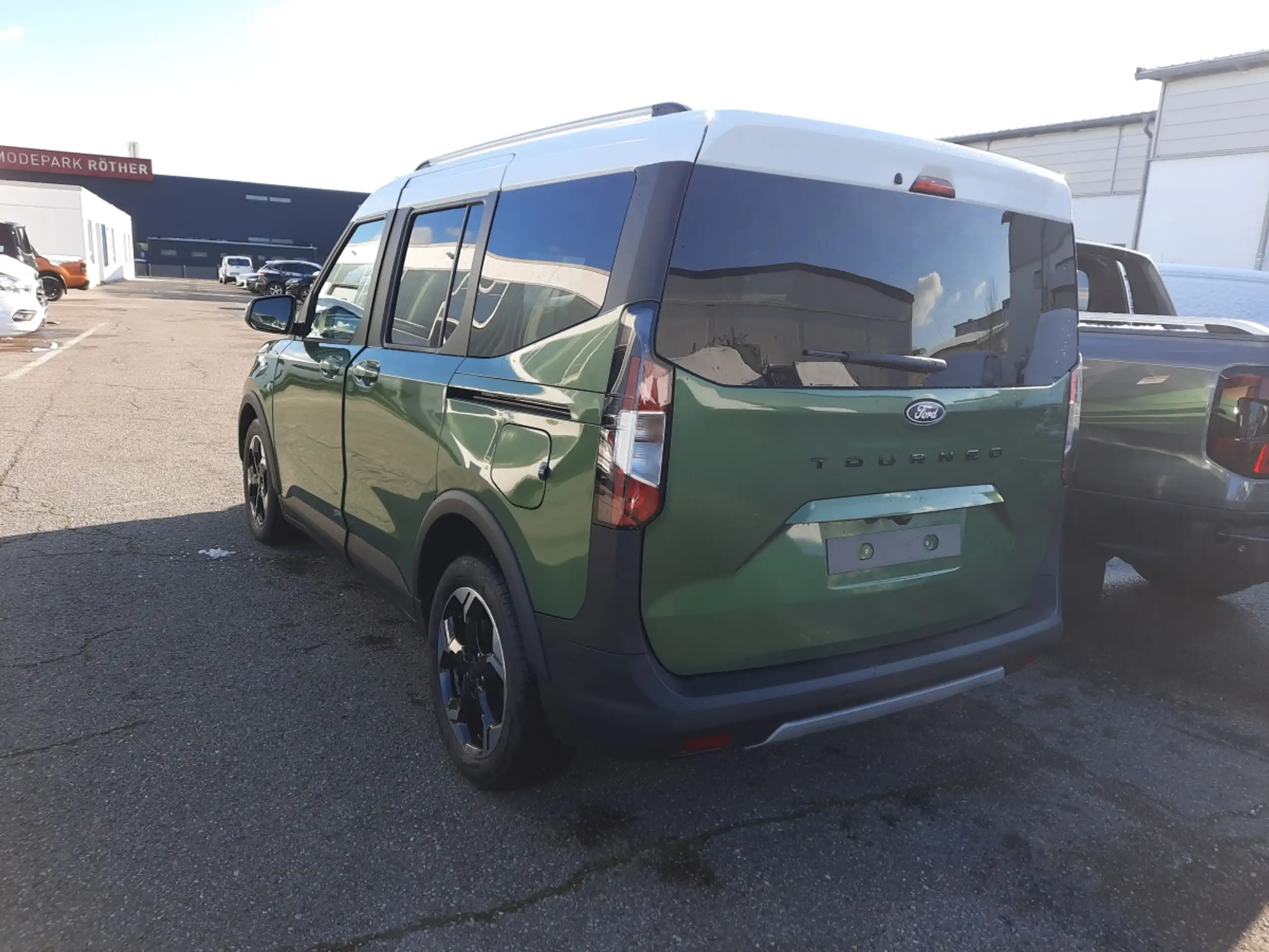 Ford - Tourneo Courier